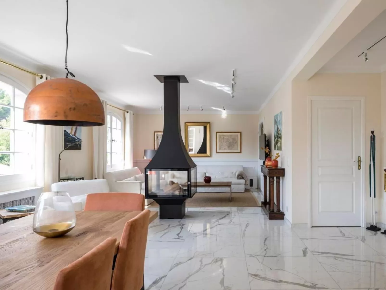 Villa mit privatem Pool und Fitnessraum-Binnen