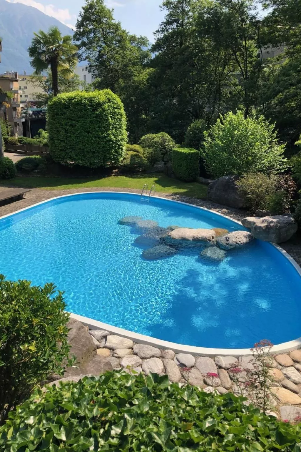 Navengana 4 mit Pool-Buiten