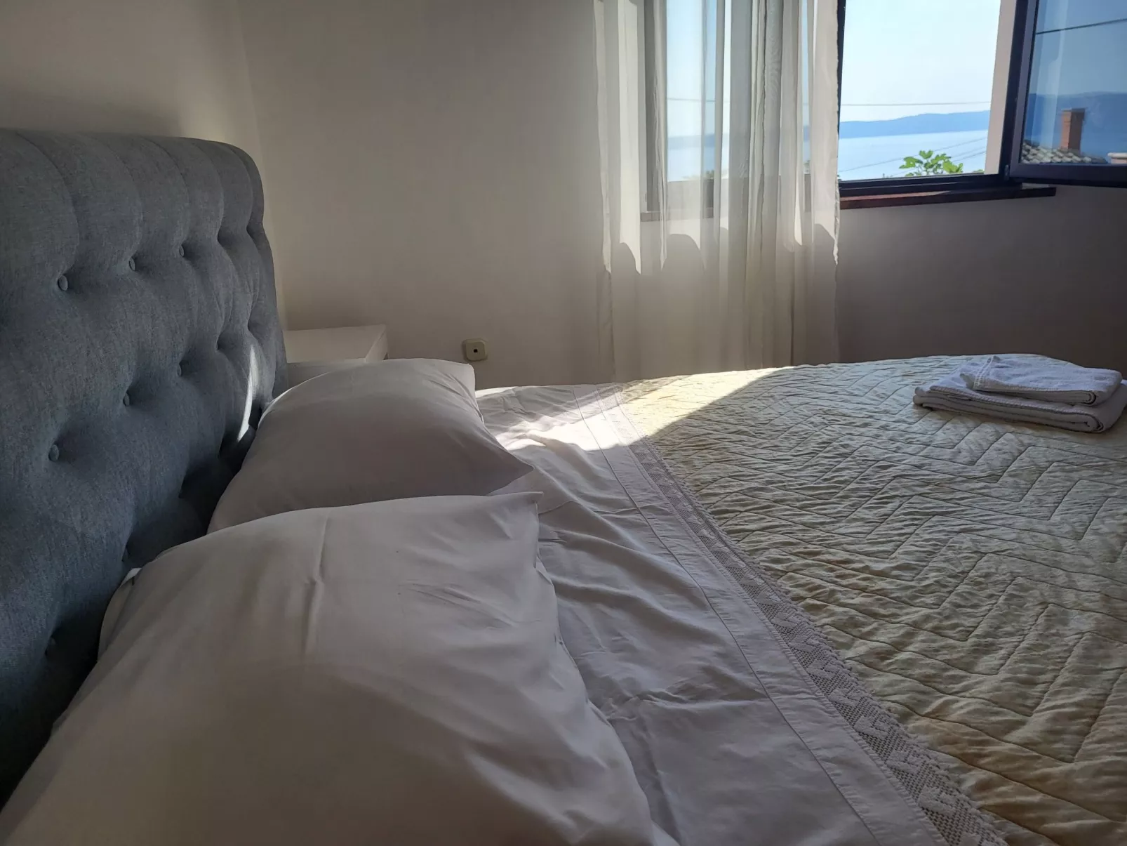 Meerblick-Wohneinheit  8 Personen am Zentrumsrand-Image-tags.info