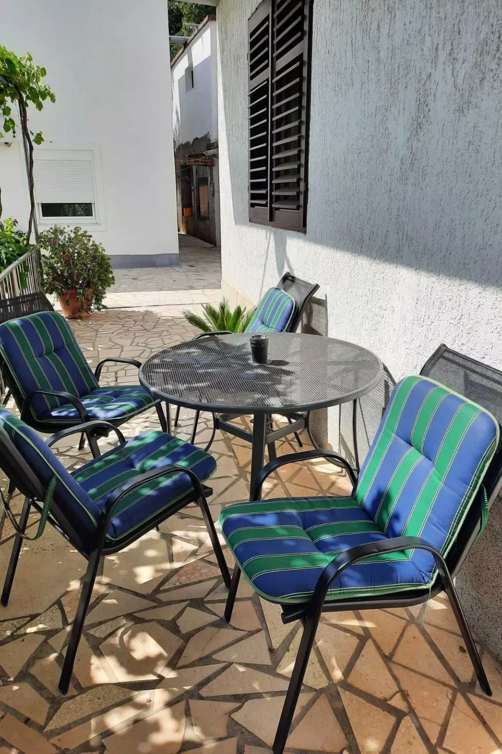 Schöne Wohnung mit Gemeinschaftspool,-Buiten