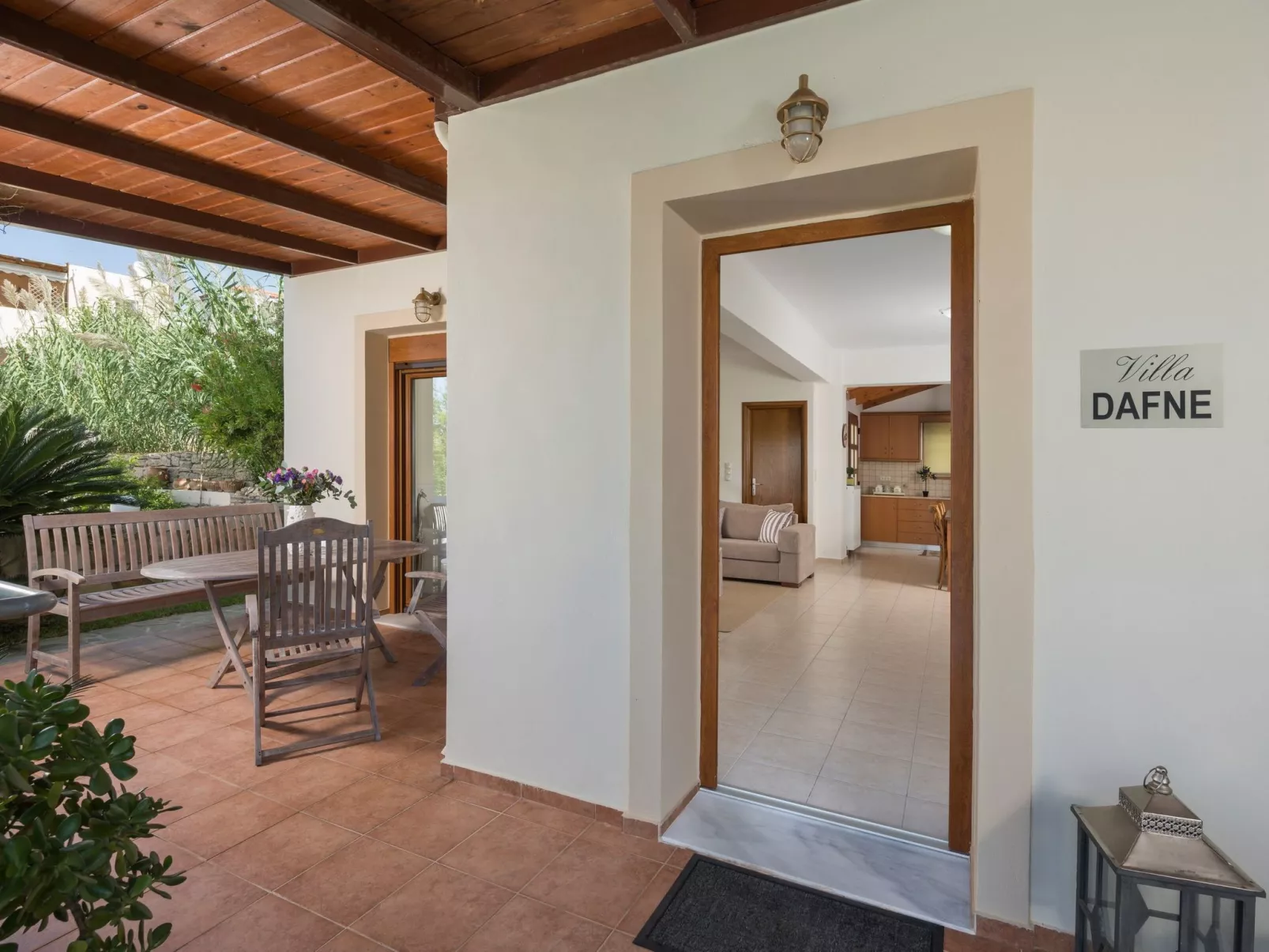 Wunderschöne Villa mit Seeblick und Pool in der Nähe von Restaurants-Binnen