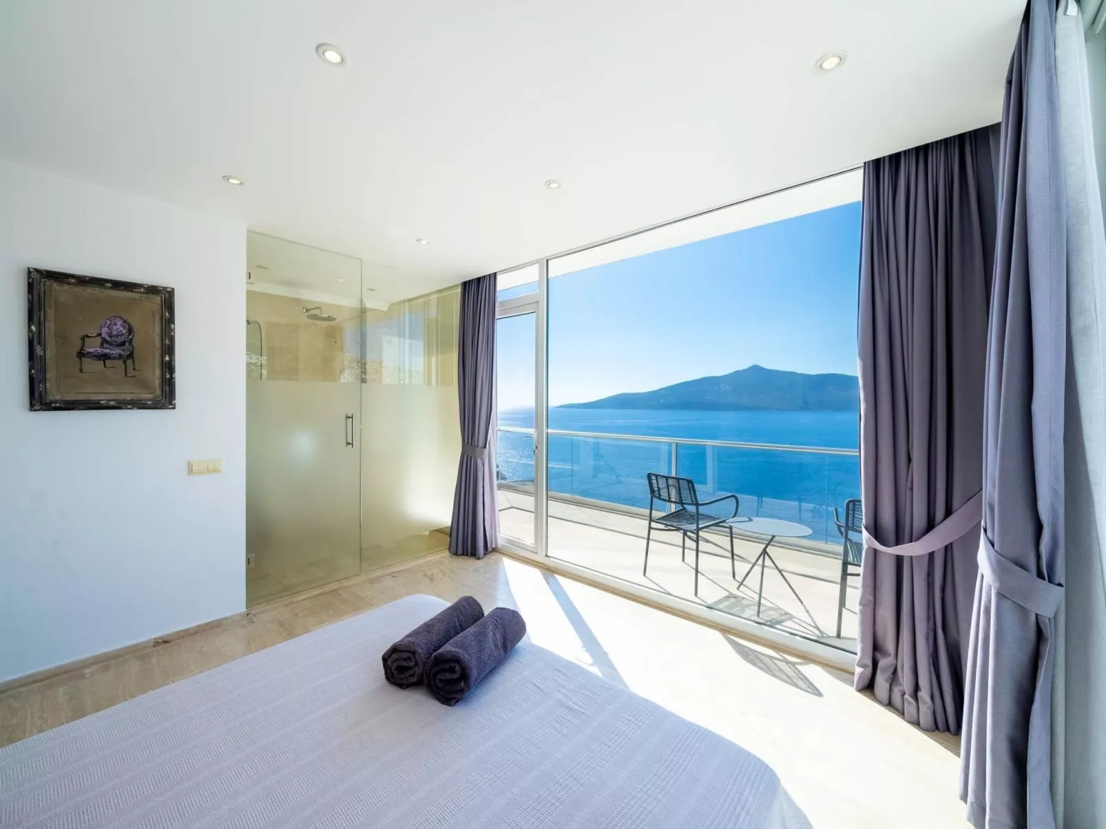 Große Villa direkt am Meer mit Infinitypool-Binnen