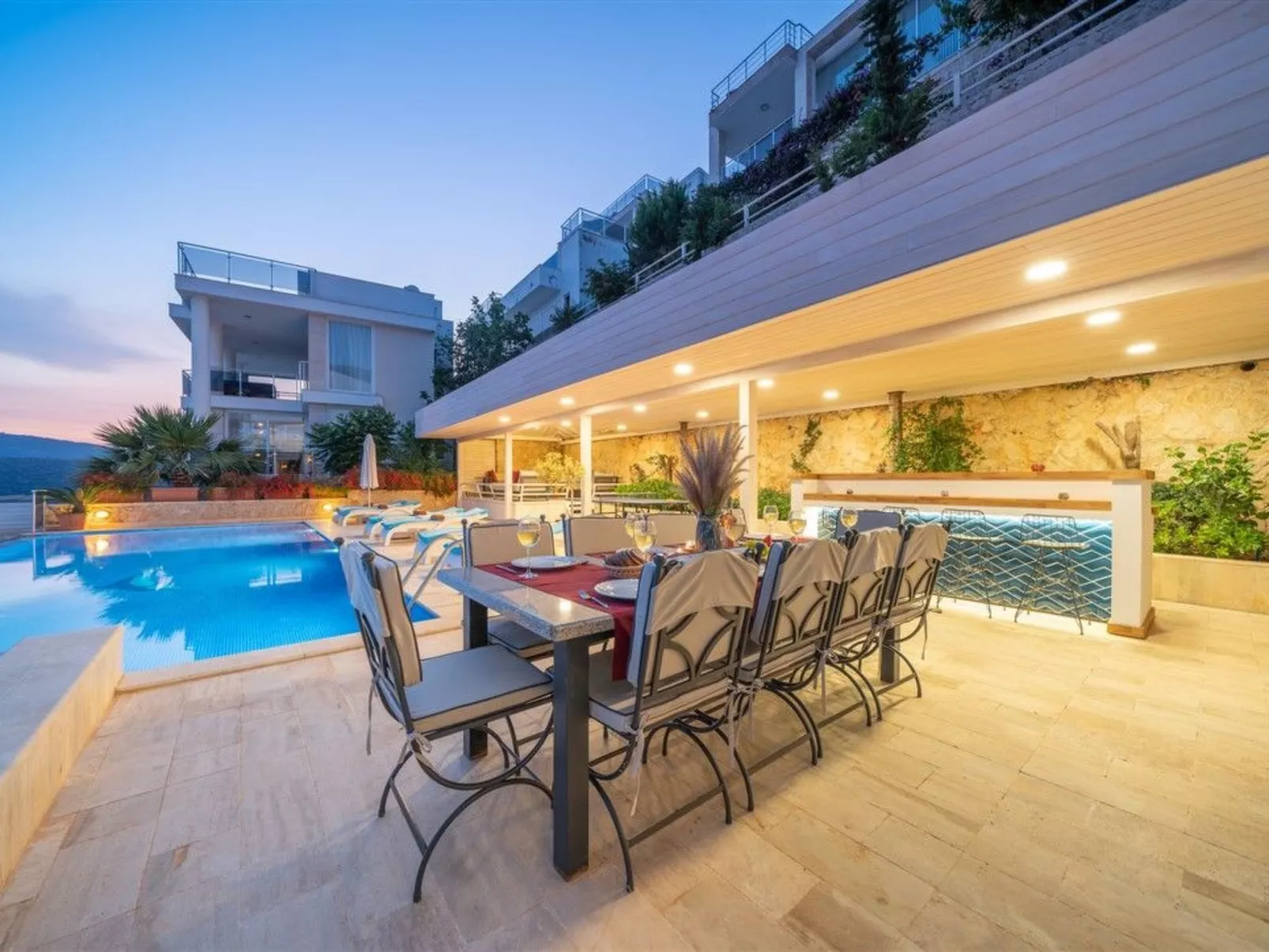 Villa Blueline mit Pool und Meerblick, im Zentrum-Image-tags.info