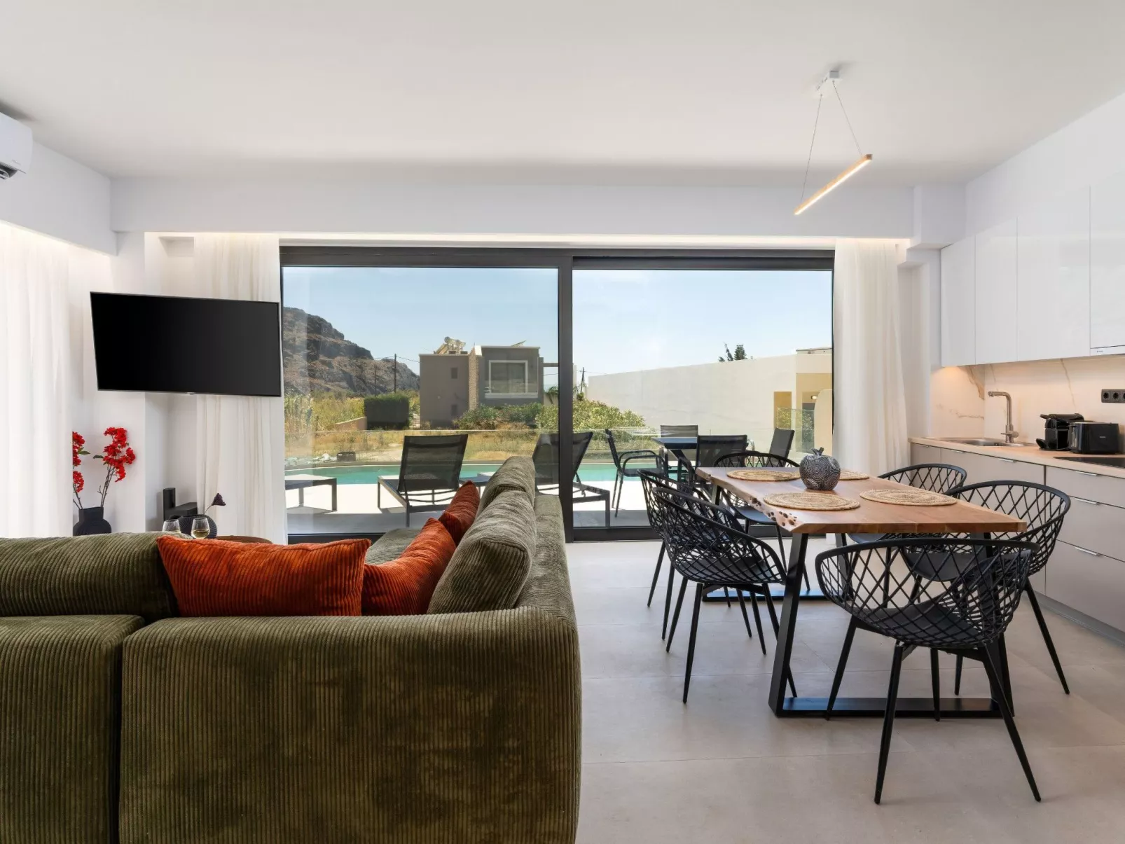 Neue Villa Anemoni mit privatem Pool, 100m zum Strand-Binnen