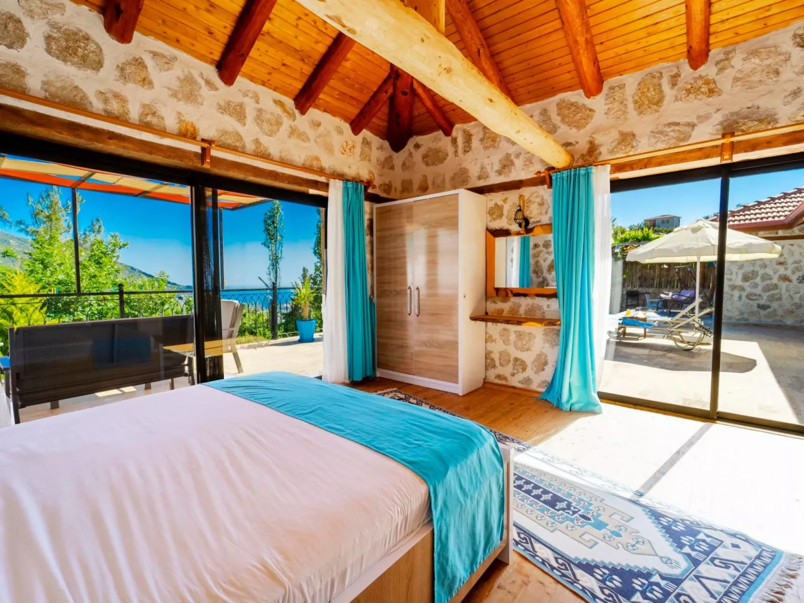 Rustikale Natursteinvilla mit Bergblick in Kalkan-Binnen