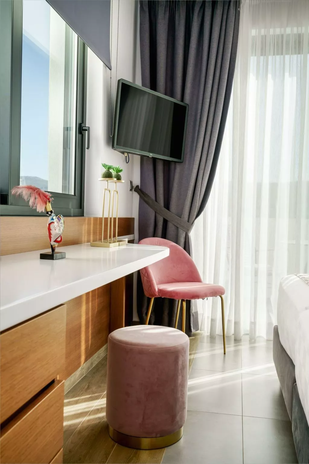 Lux-Villa mit Innen- und Außenpool, BBQ und Fitnessraum-Binnen