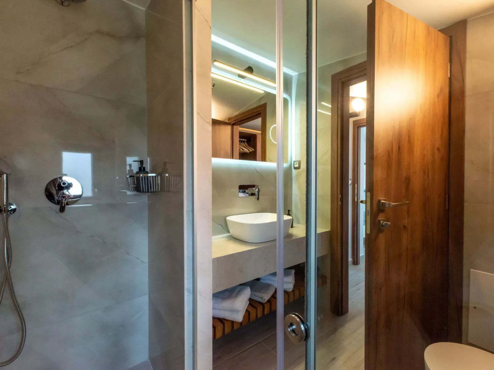 Villa Solis -100m zum Meer und ''Free'' Beheizter Pool-Image-tags.info