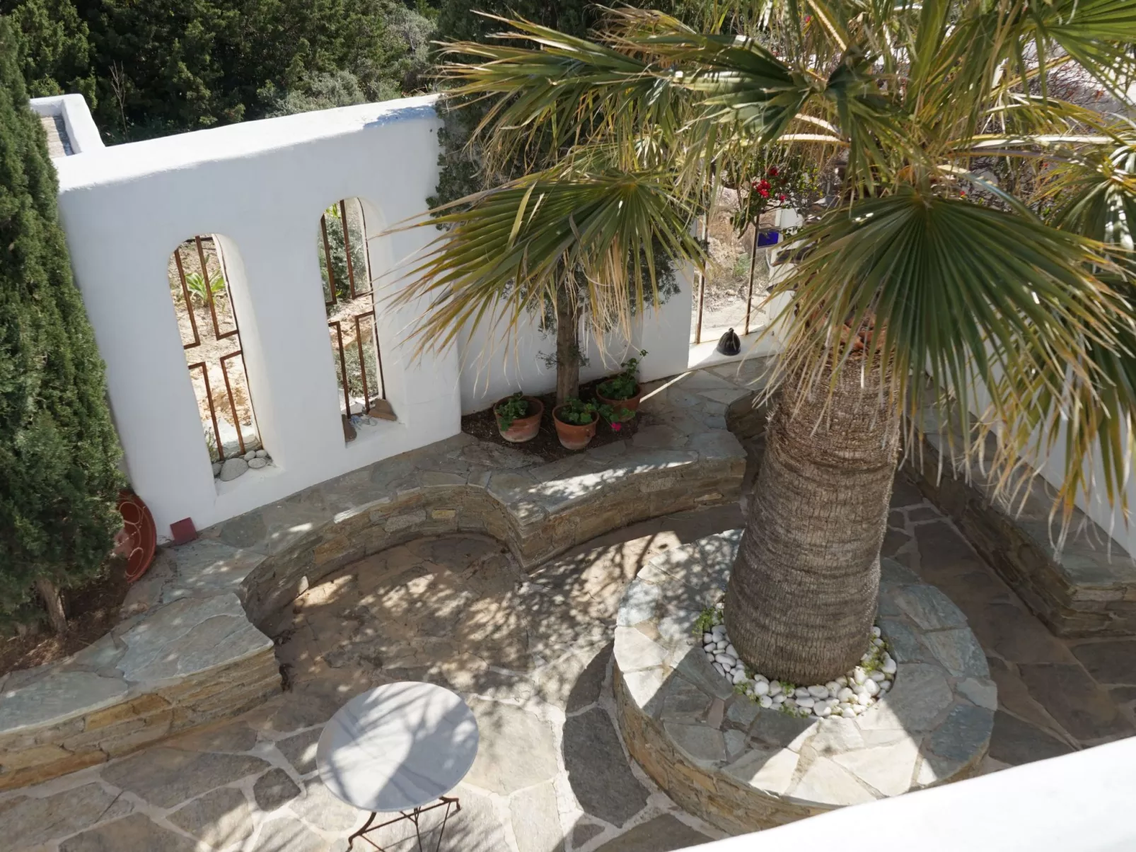 Die Villa und das Atelier des Bildhauers - Buiten