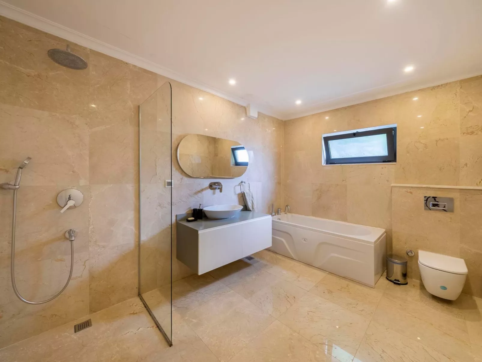 Villa Arden Ege mit Pool für 10 Personen-Binnen