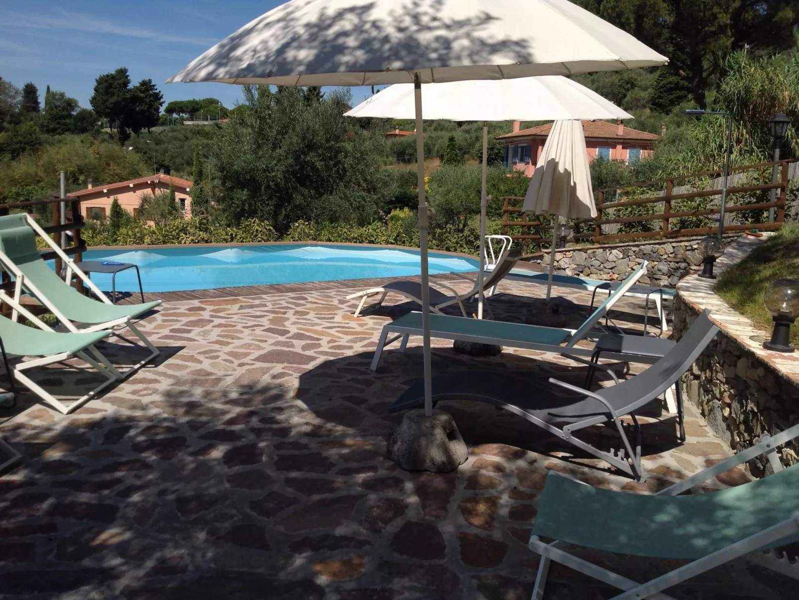 "Gina4" mit Gemeinschaftspool-Buiten