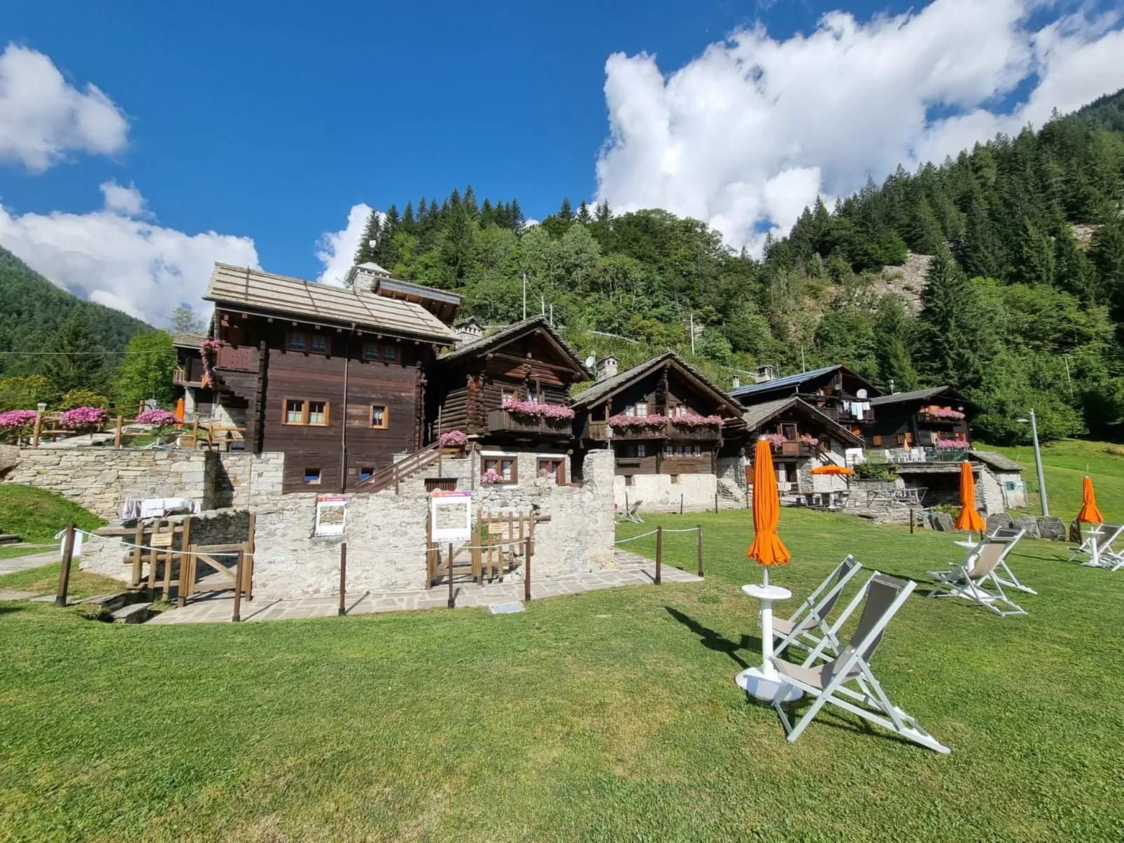 Chalet "Borgo Walser Testa 4"-Buiten