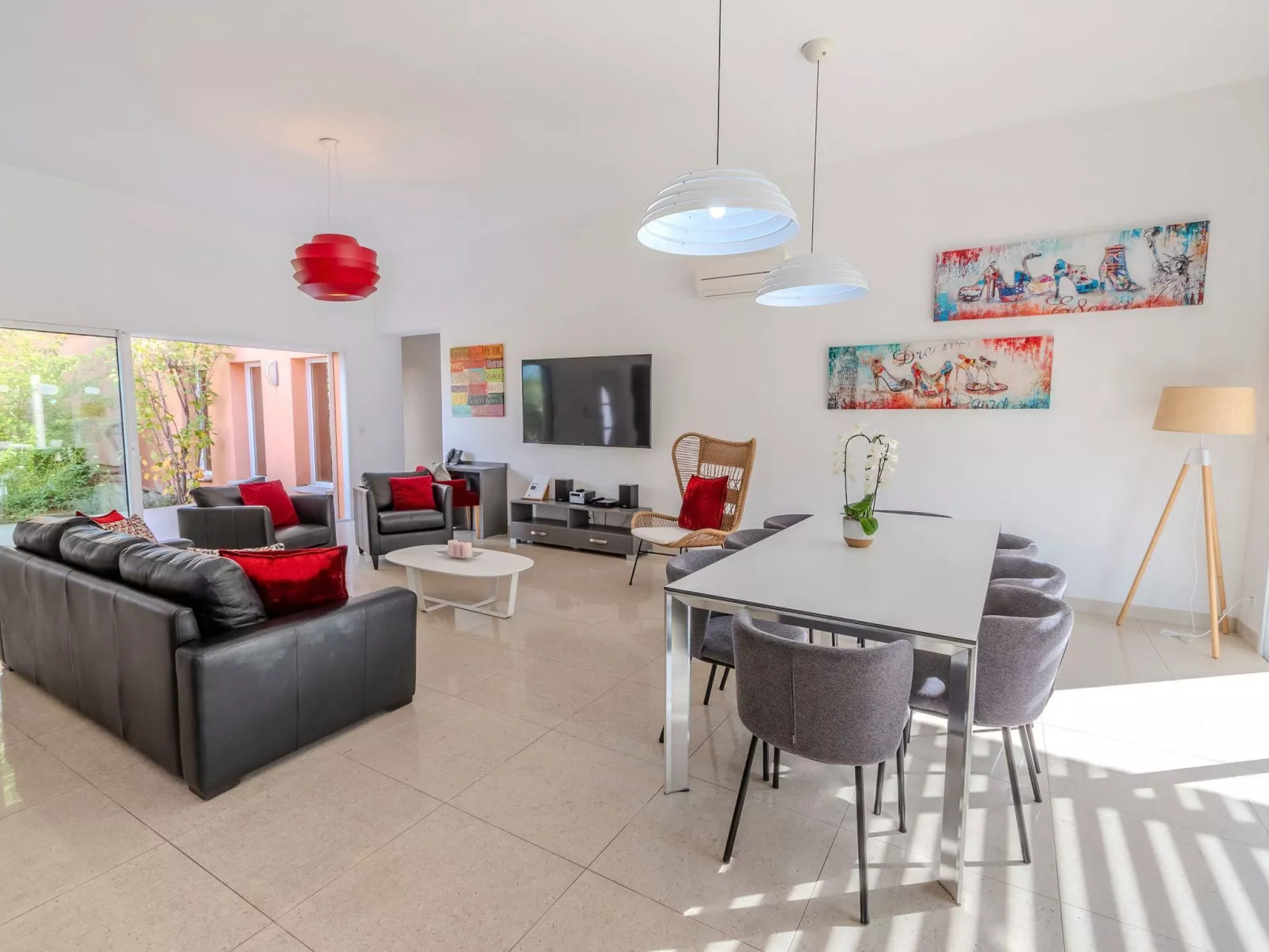 Villa 4 Schlafzimmer, privater Pool Garten und Parkplatz-Binnen