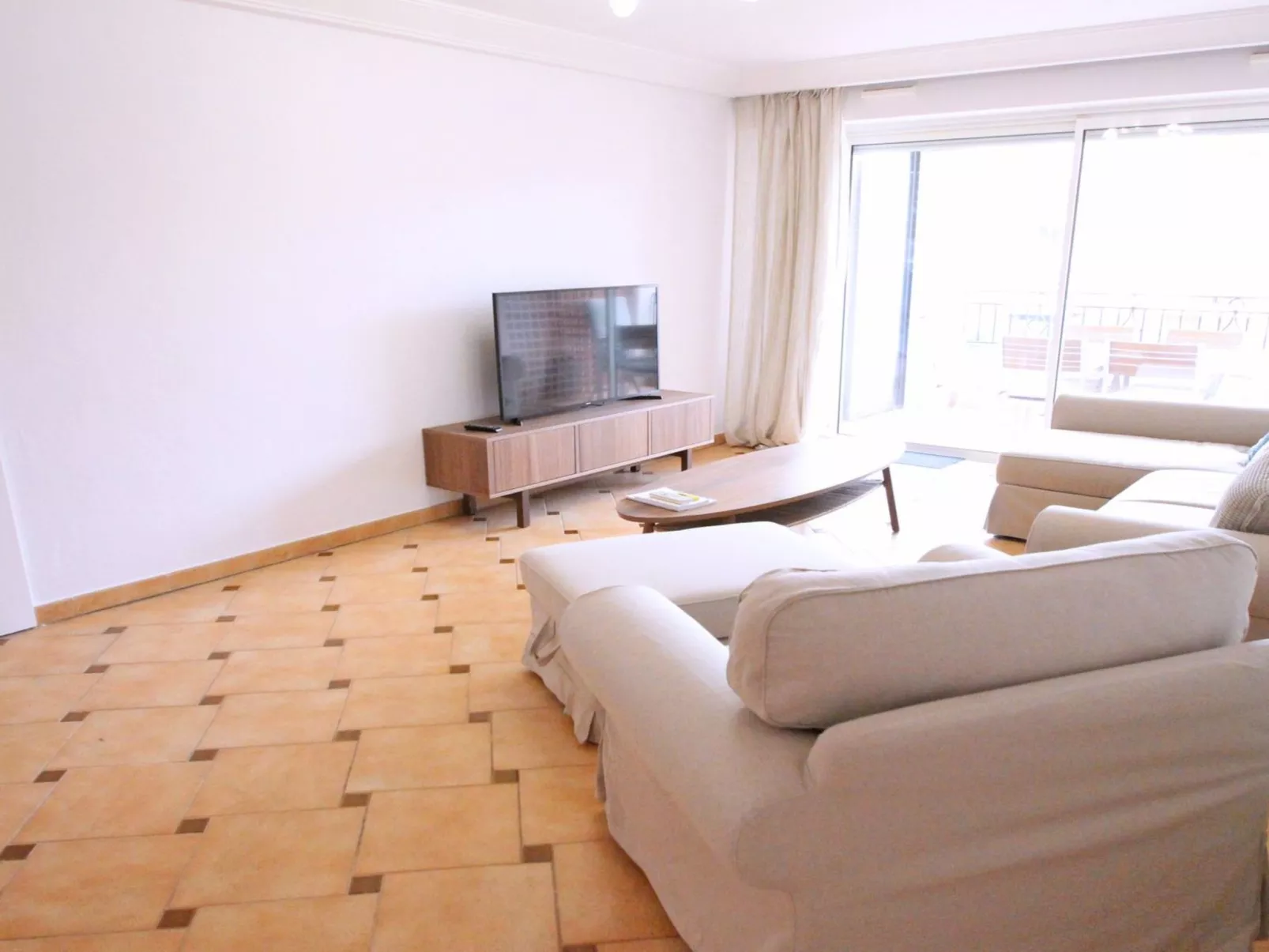 Appt T3 - 4 pers - Climatisation - Piscine-Binnen