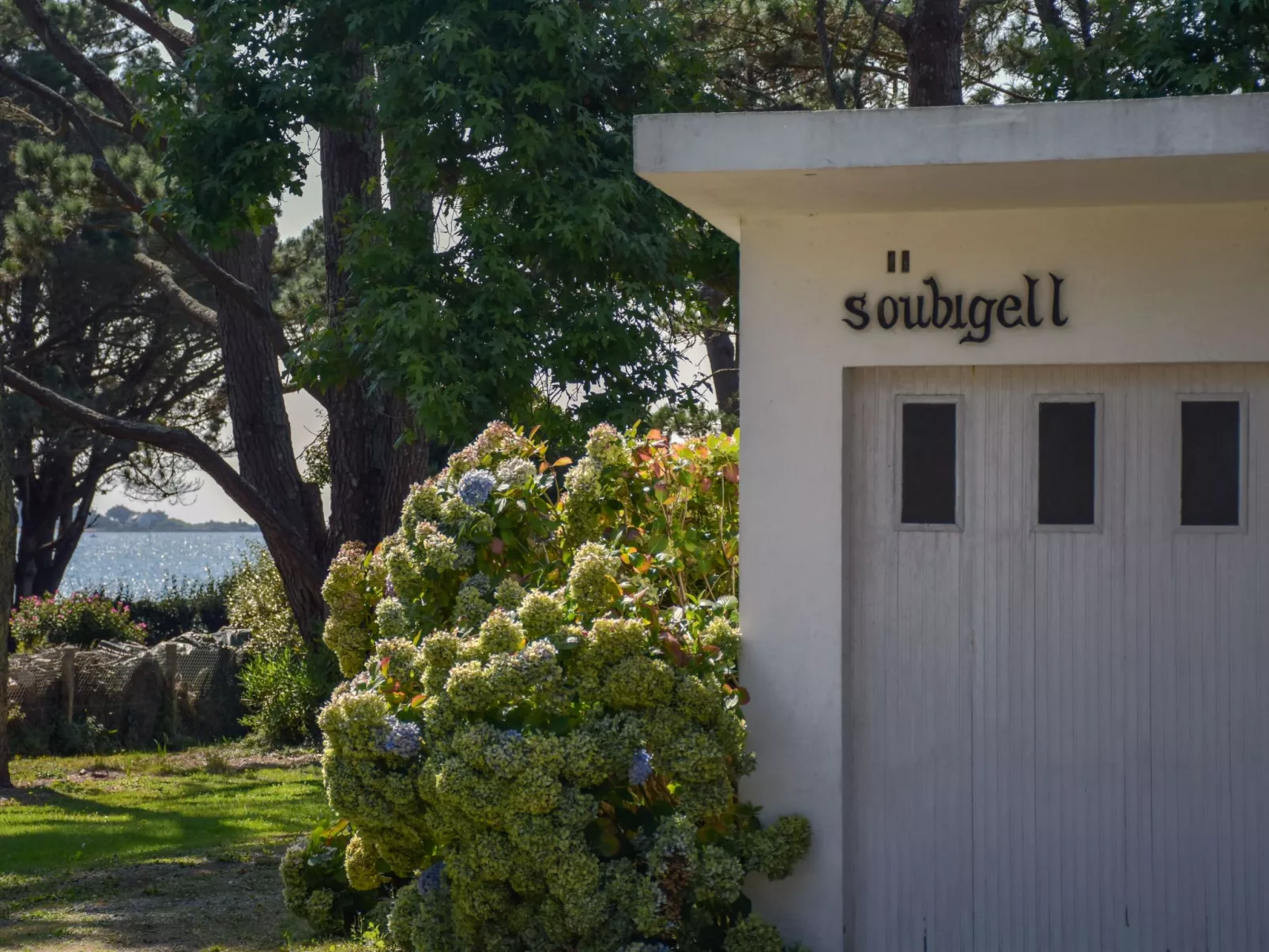 Villa mit großem Grundstück direkt am Mer-Buiten