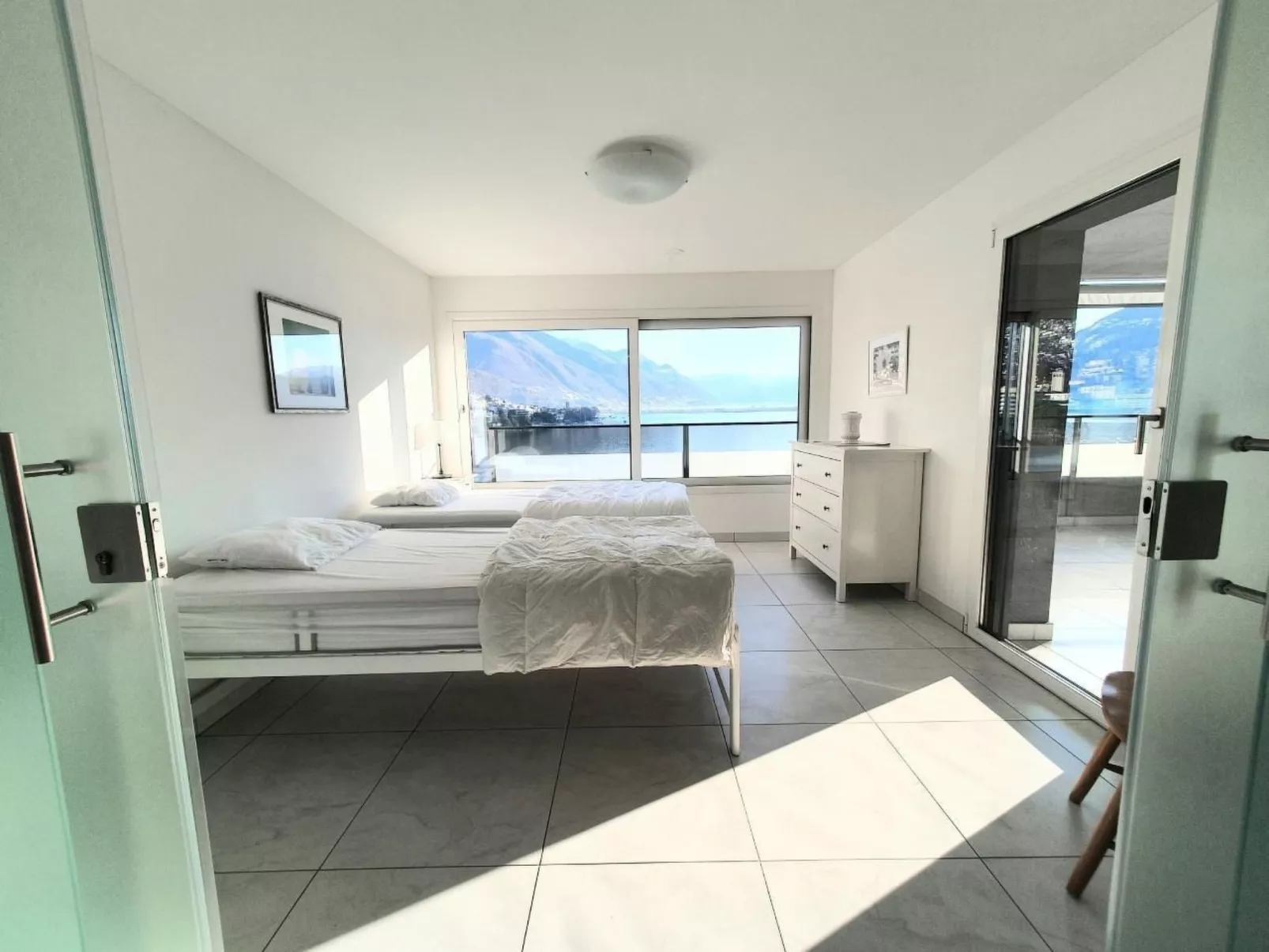 Modern mit atemberaubendem Seeblick Apt 406-Binnen