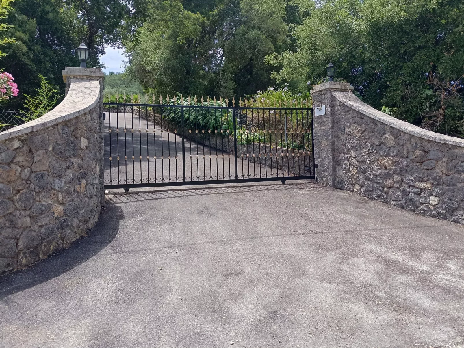 Ferienvilla "Villa kerkyra" mit eigenem Pool-Buiten