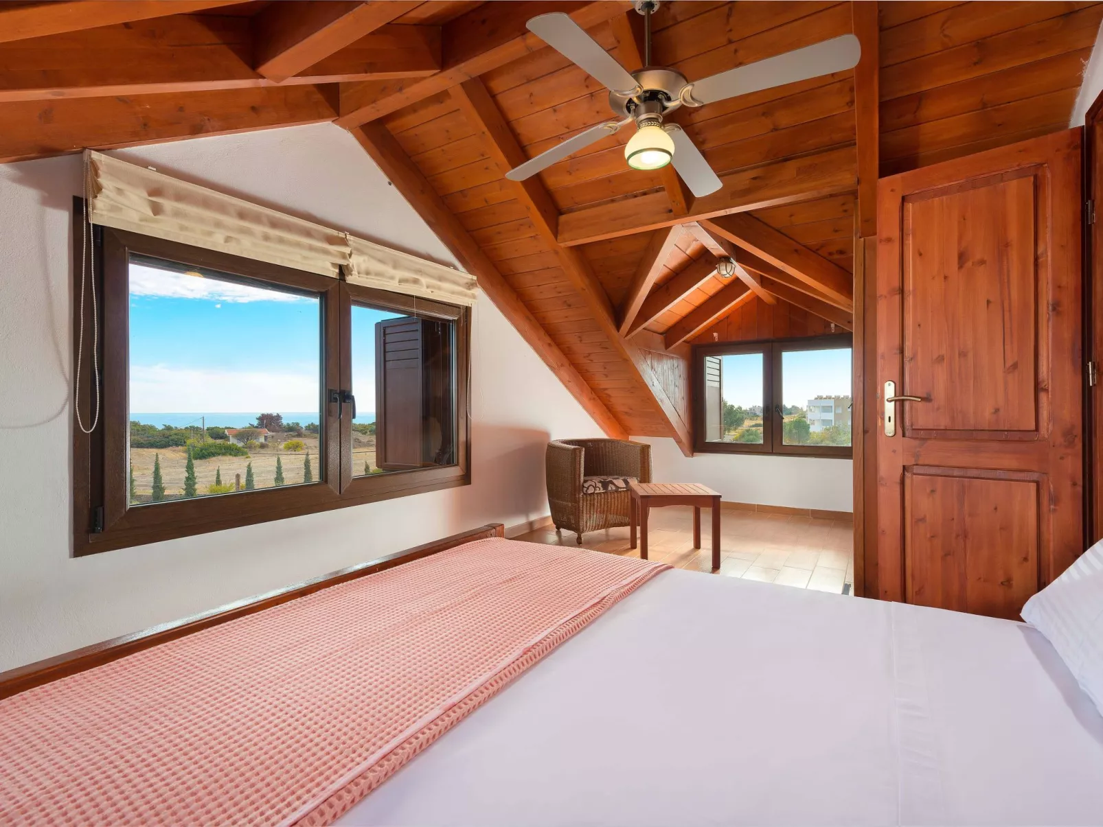 In Notia Rodos mit privatem Garten-Binnen