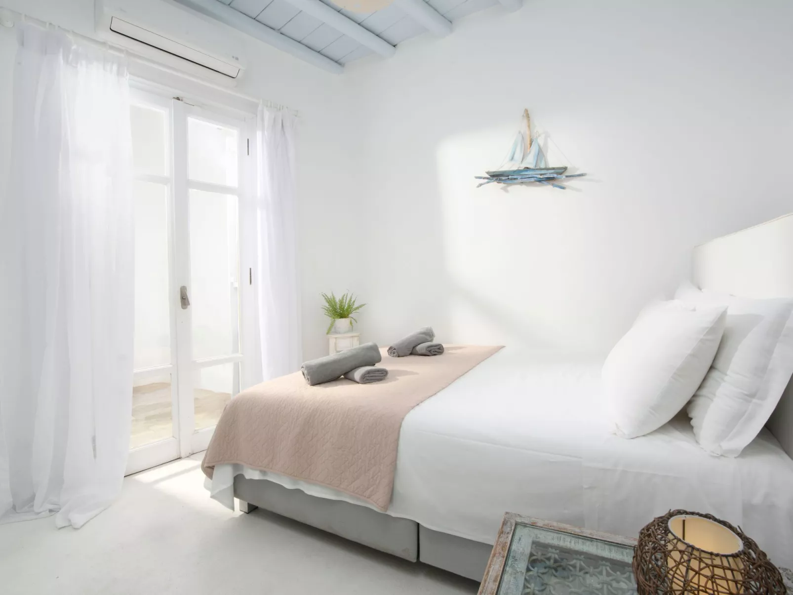 SUPERB BEACH ACCESS LUXURY SEA VILLA POOL by Calypso Sunset-Binnen