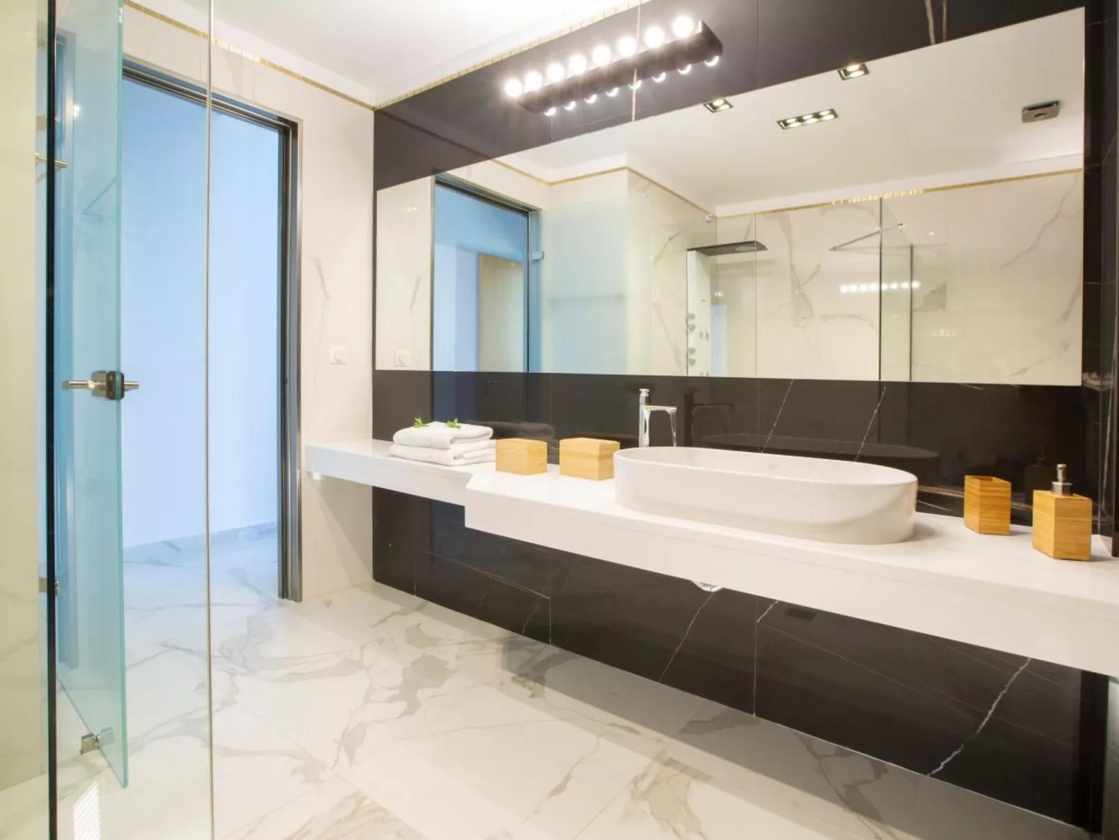 Milos Bay Villas- Brandneue moderne Villa mit spektakulärem Blick auf den Stran-Binnen