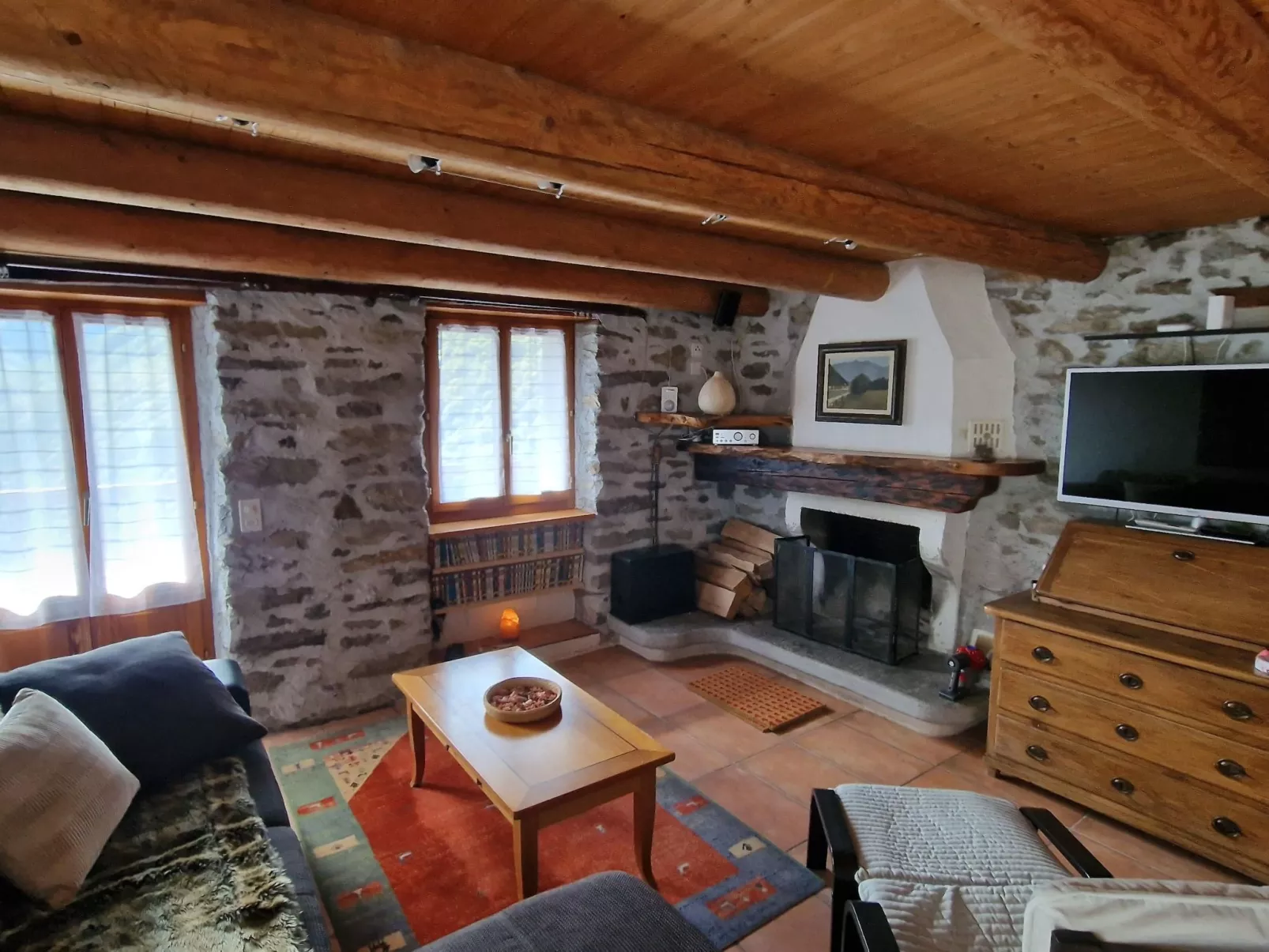 Chalet in den sonnigen Schweizer Südalpen-Binnen