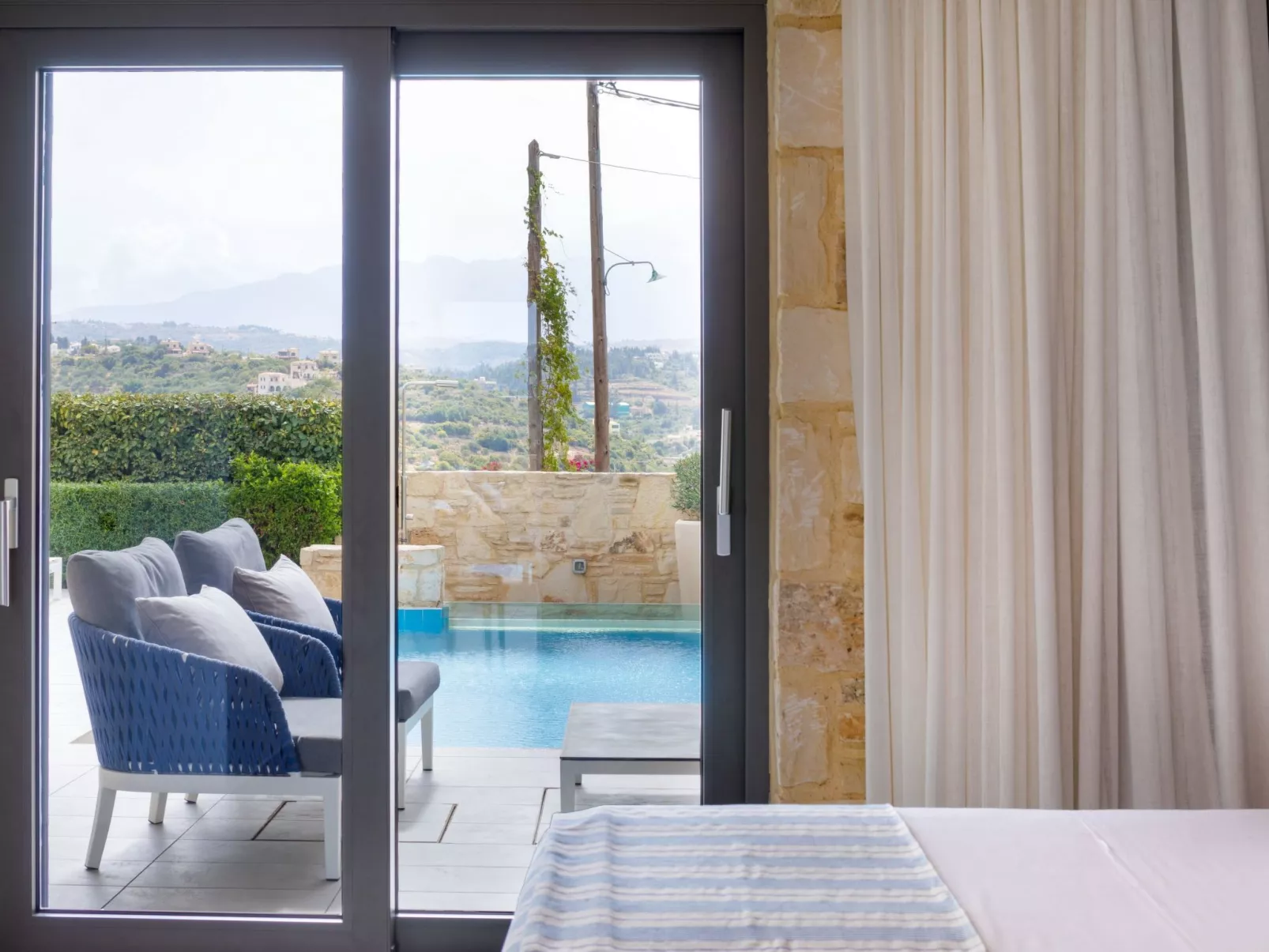 Gut ausgestattete Villa mit Pool und privatem Garten-Buiten