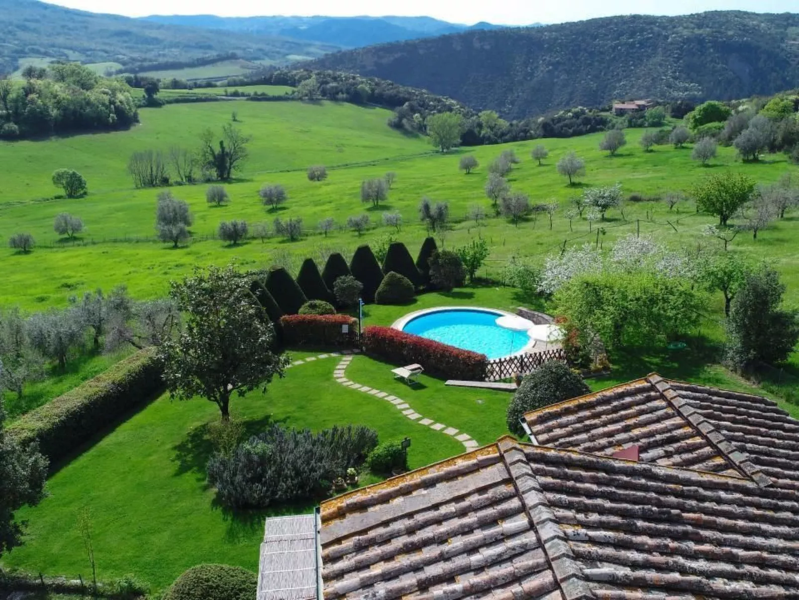 Anwesen "Toskanische Villa" mit privatem Pool-Buiten