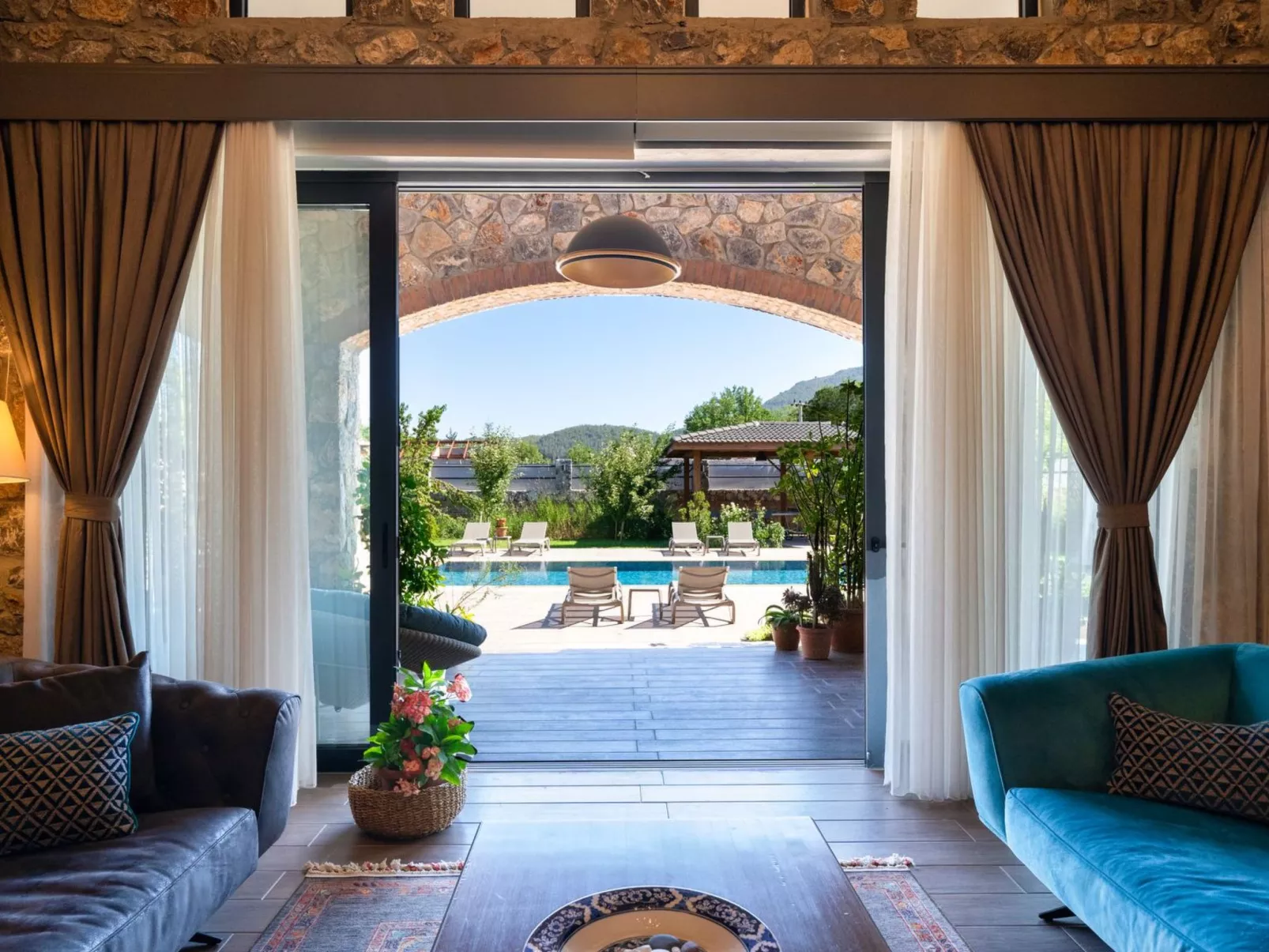 Villa Güney-Image-tags.info