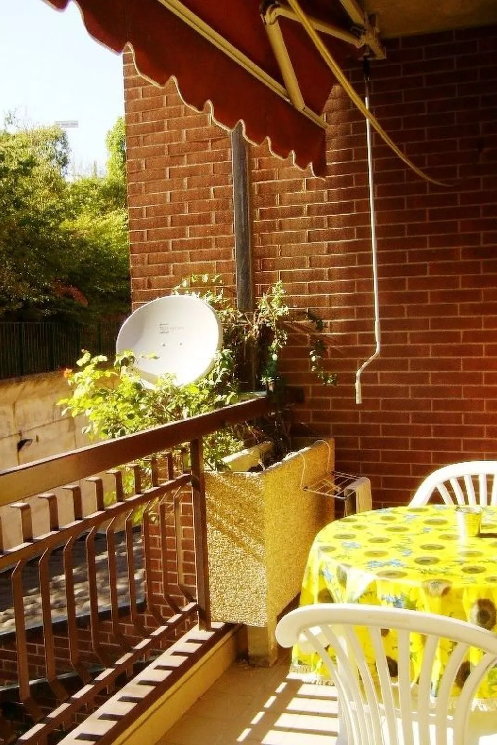 NICE LITTLE FLAT IN THE  GREENERY  IN PERUGIA-Image-tags.info