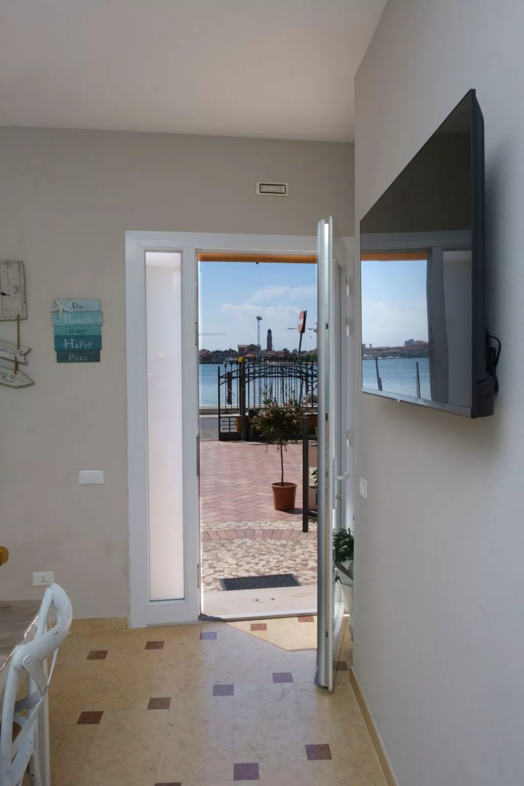 Wohnung mit Meerblick-Buiten