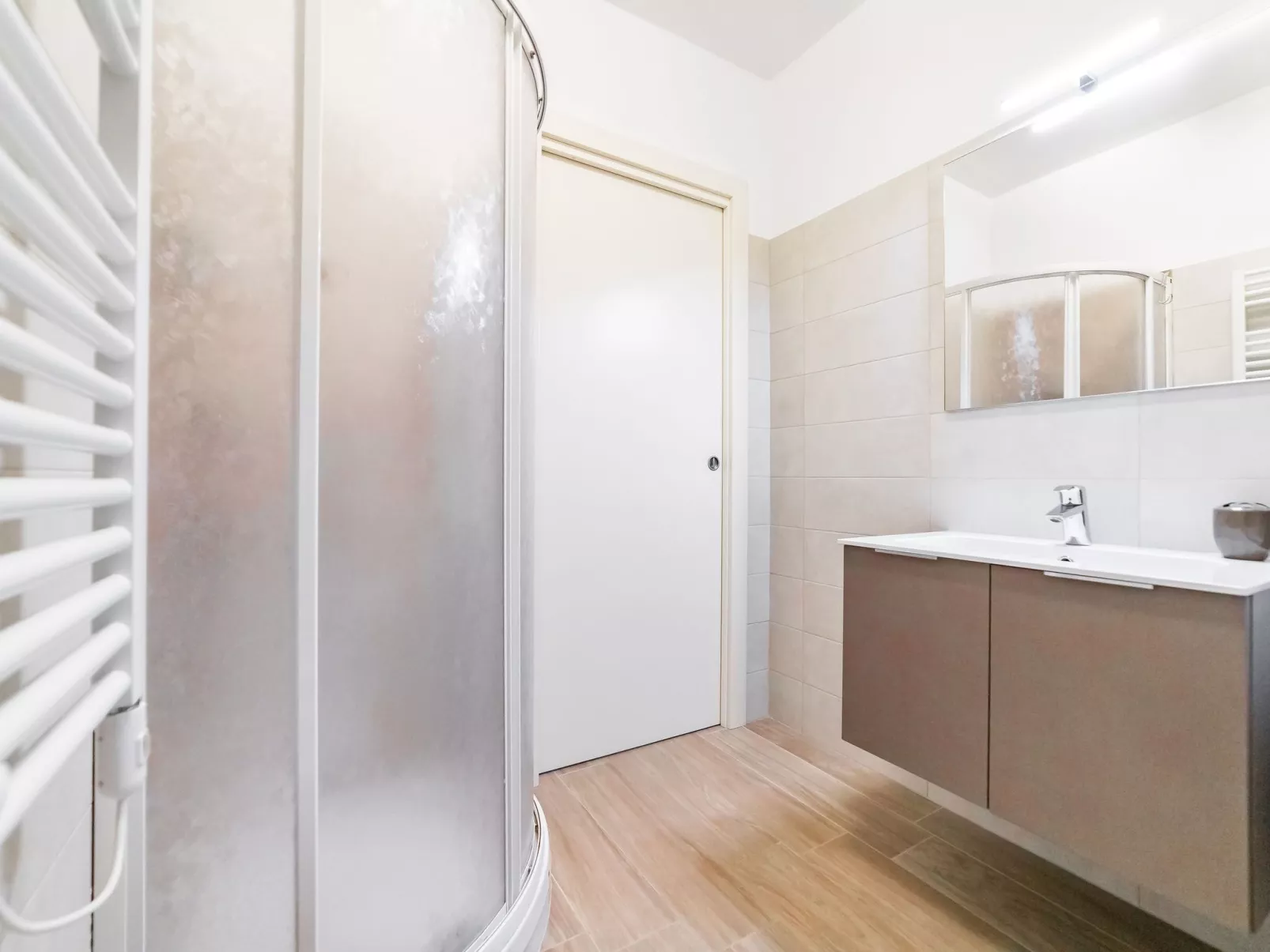 Wohnung mit Balkon-Binnen