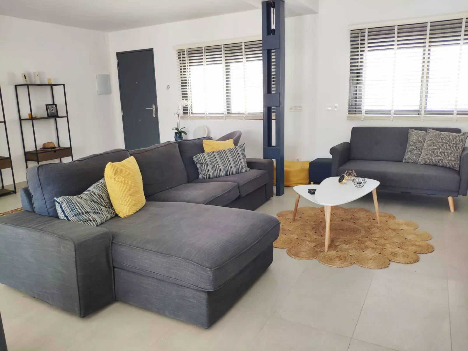 "Arenas house" mit Pool-Binnen