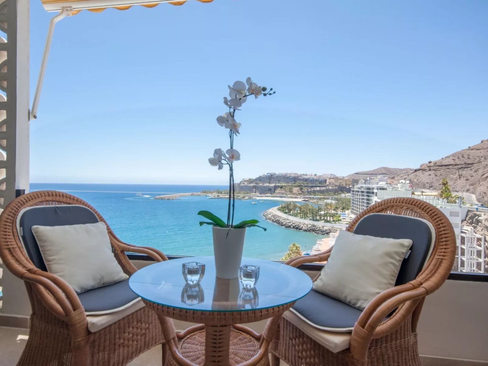 Aufwachen mit herrlichem Meerblick aus dieser schicken Wohnung-Buiten