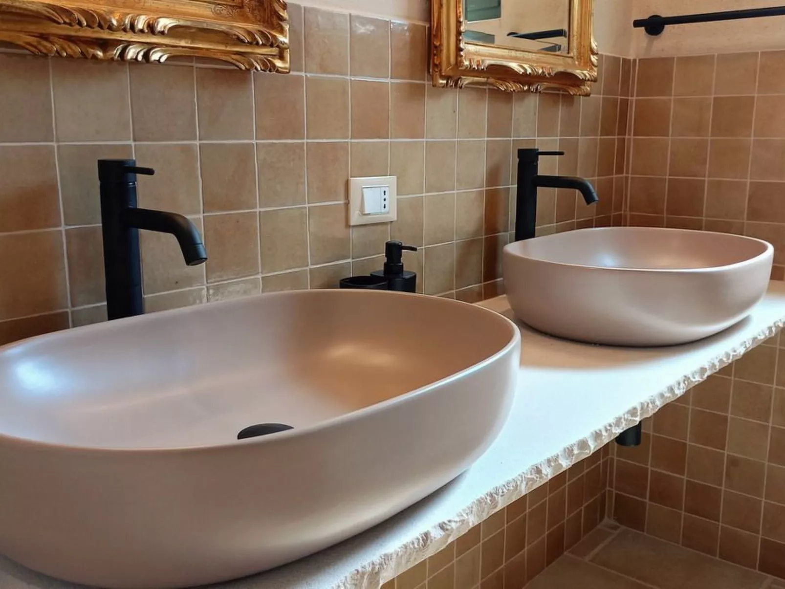 Villa mit Whirlpool, nur 6 km vom Strand entfernt-Image-tags.info