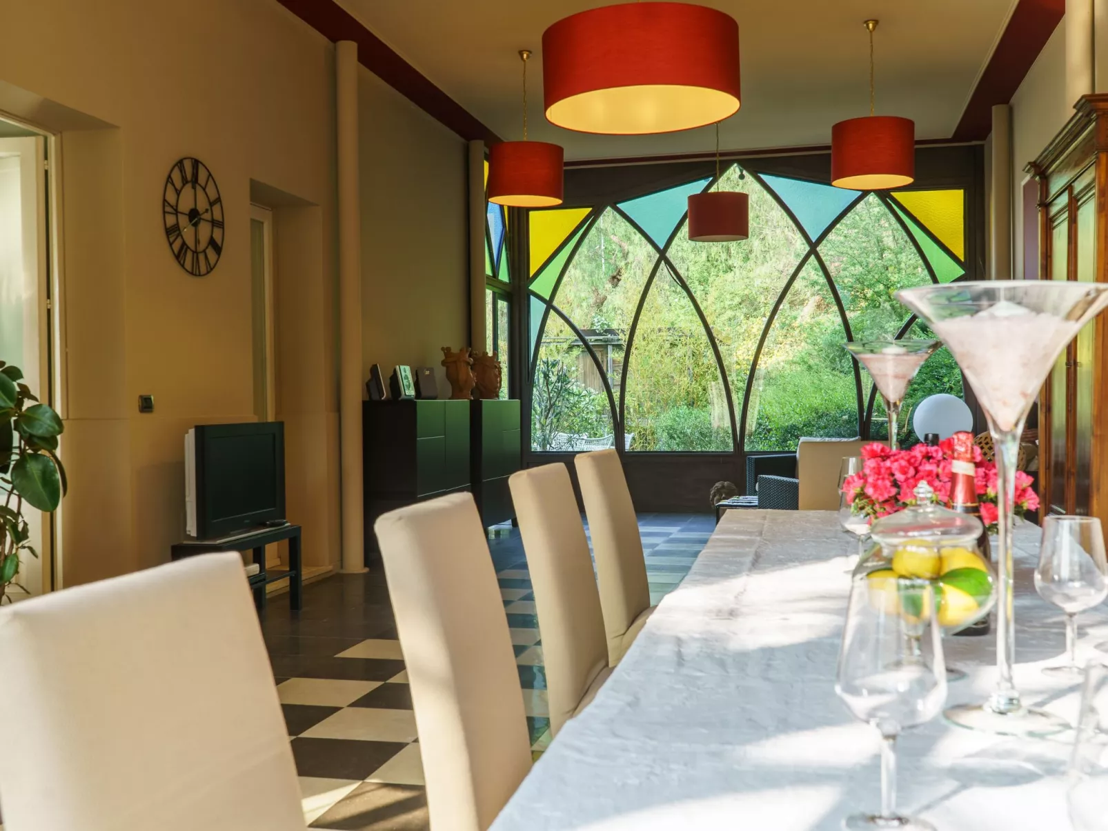 Geräumiges Ferienhaus mit Pool-Binnen