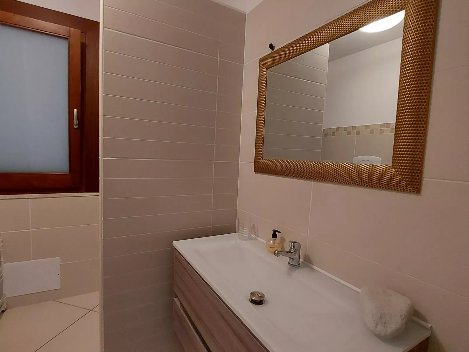 Villa Luigi, Unterkunft in der Villa, Parkplatz, Wallbox-Binnen