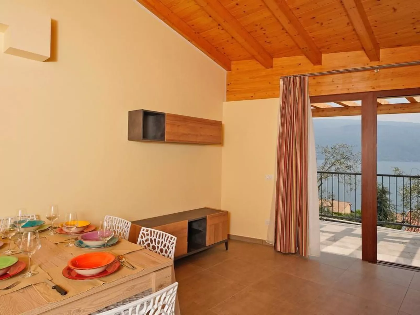 Anwesen "Dany" mit Blick aufs Wasser-Binnen