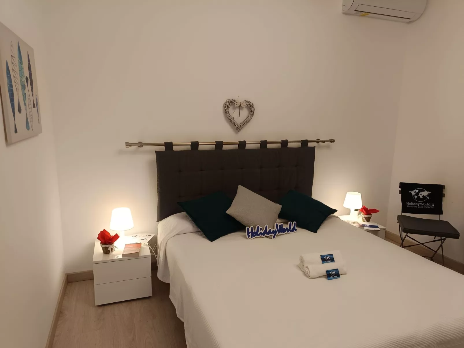 Seaside Heritage Retreat by Holiday World-Binnen