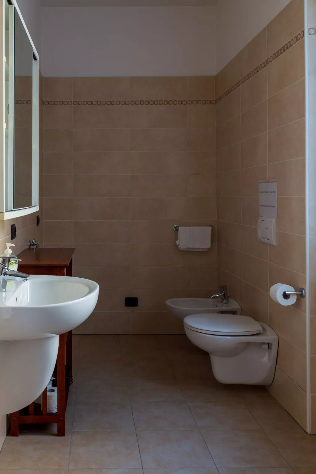 Mit Blick auf den Comer See-Binnen