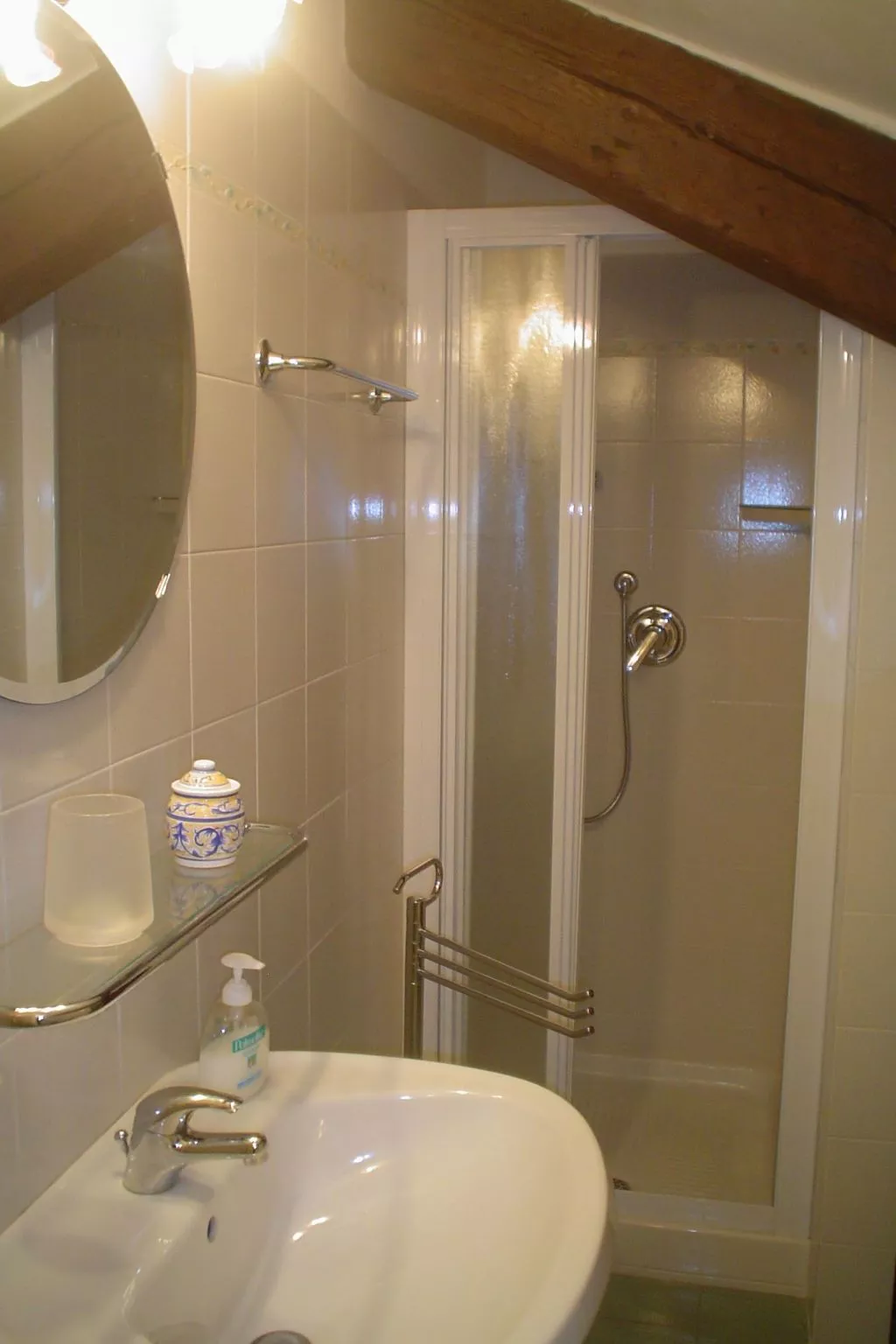 Mit Privatparkplatz-Binnen