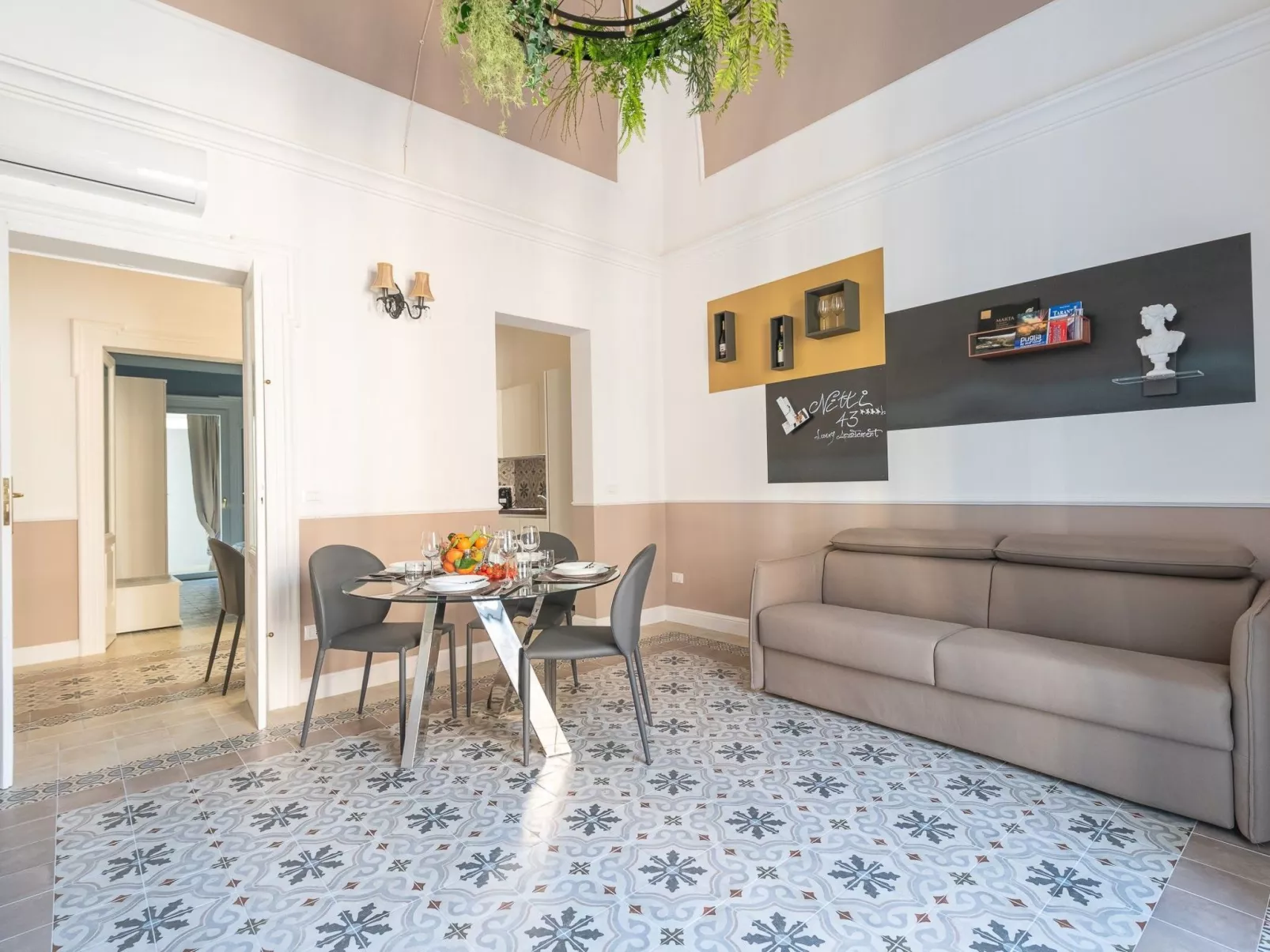 Wohnung in Taranto mit privatem Parkplatz-Binnen