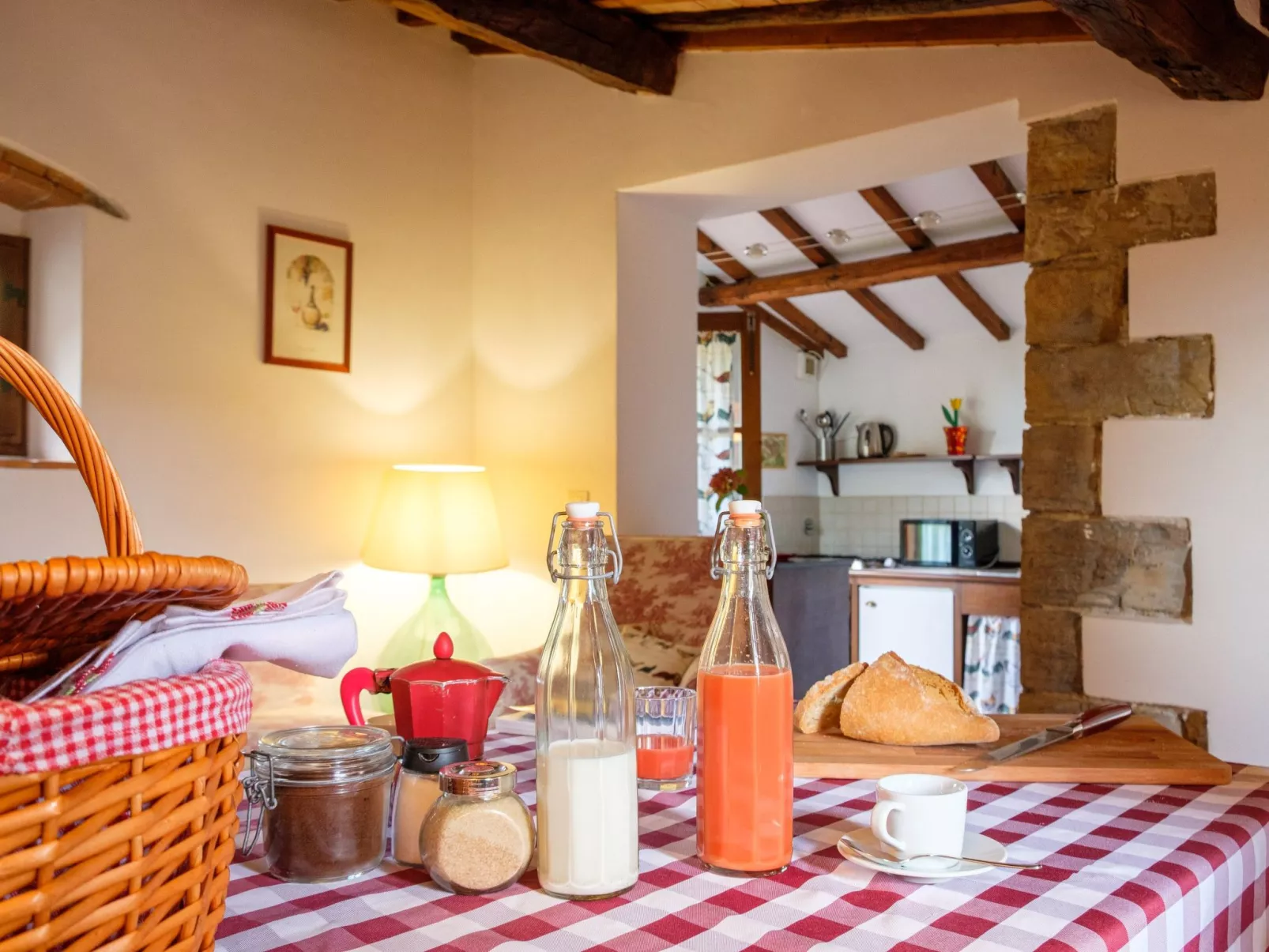 Sage' Anwesen mit Gemeinschaftspool-Binnen