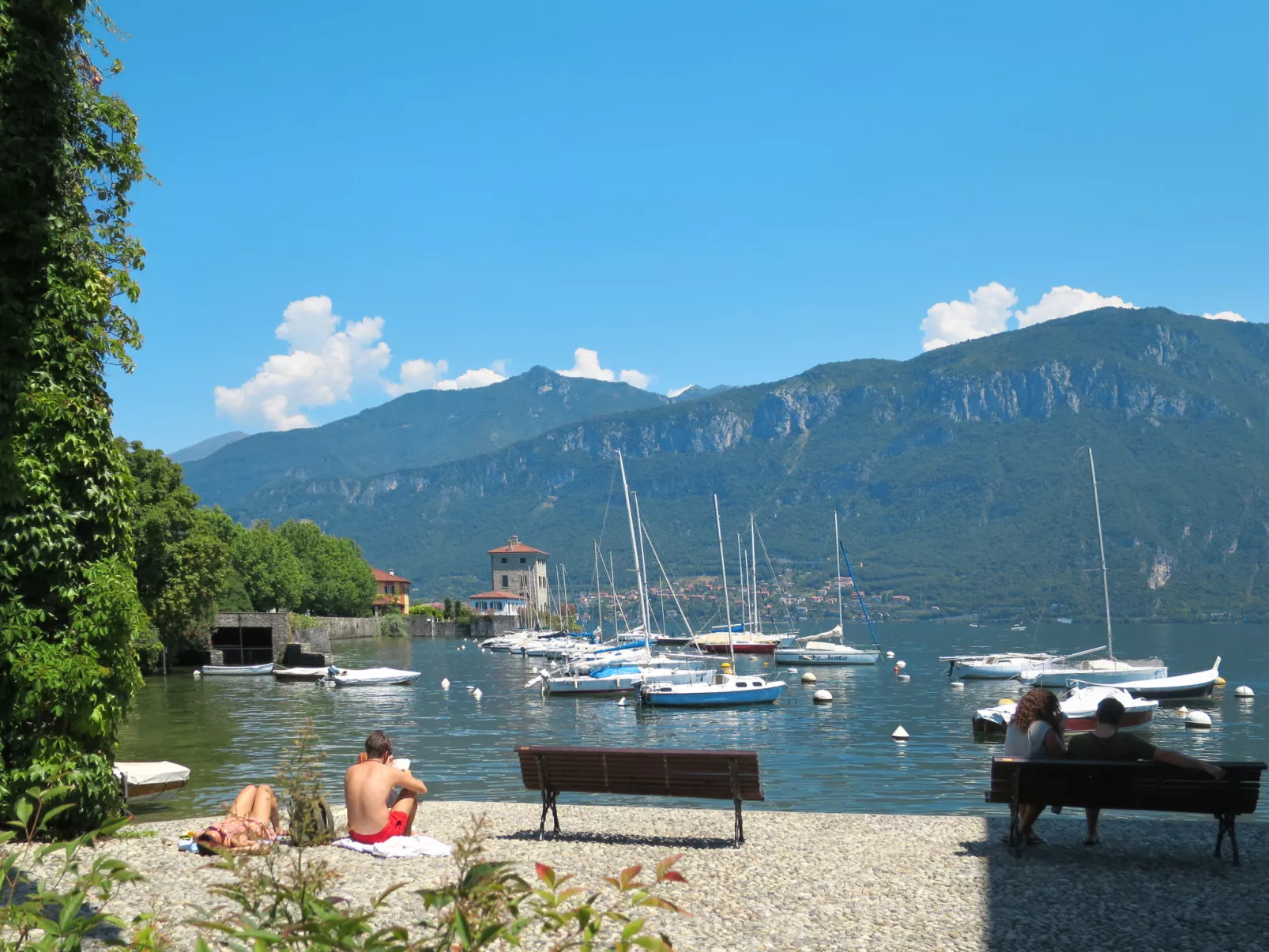 CasaKatty Zwei-Zimmer-Wohnung mit Balkon mit Seeblick-Omgeving