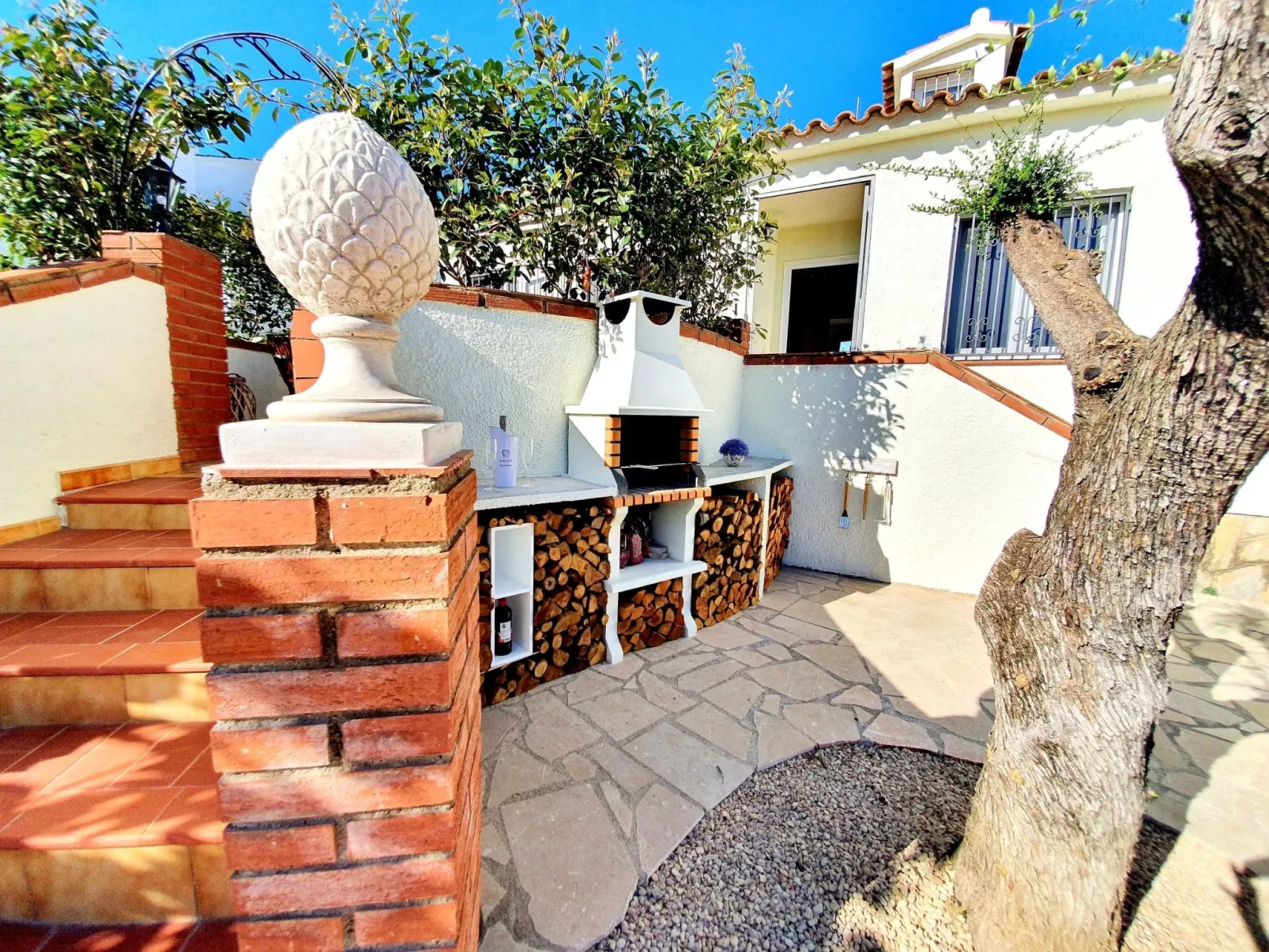 Finca mit eigenem Garten und Grill-Buiten