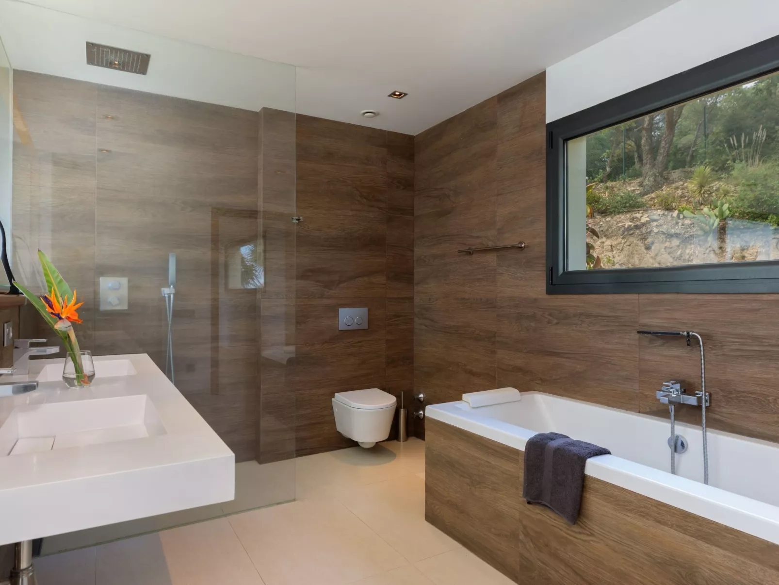 Luxuriöse Villa mit fantastischem Meerblick und Pool-Buiten