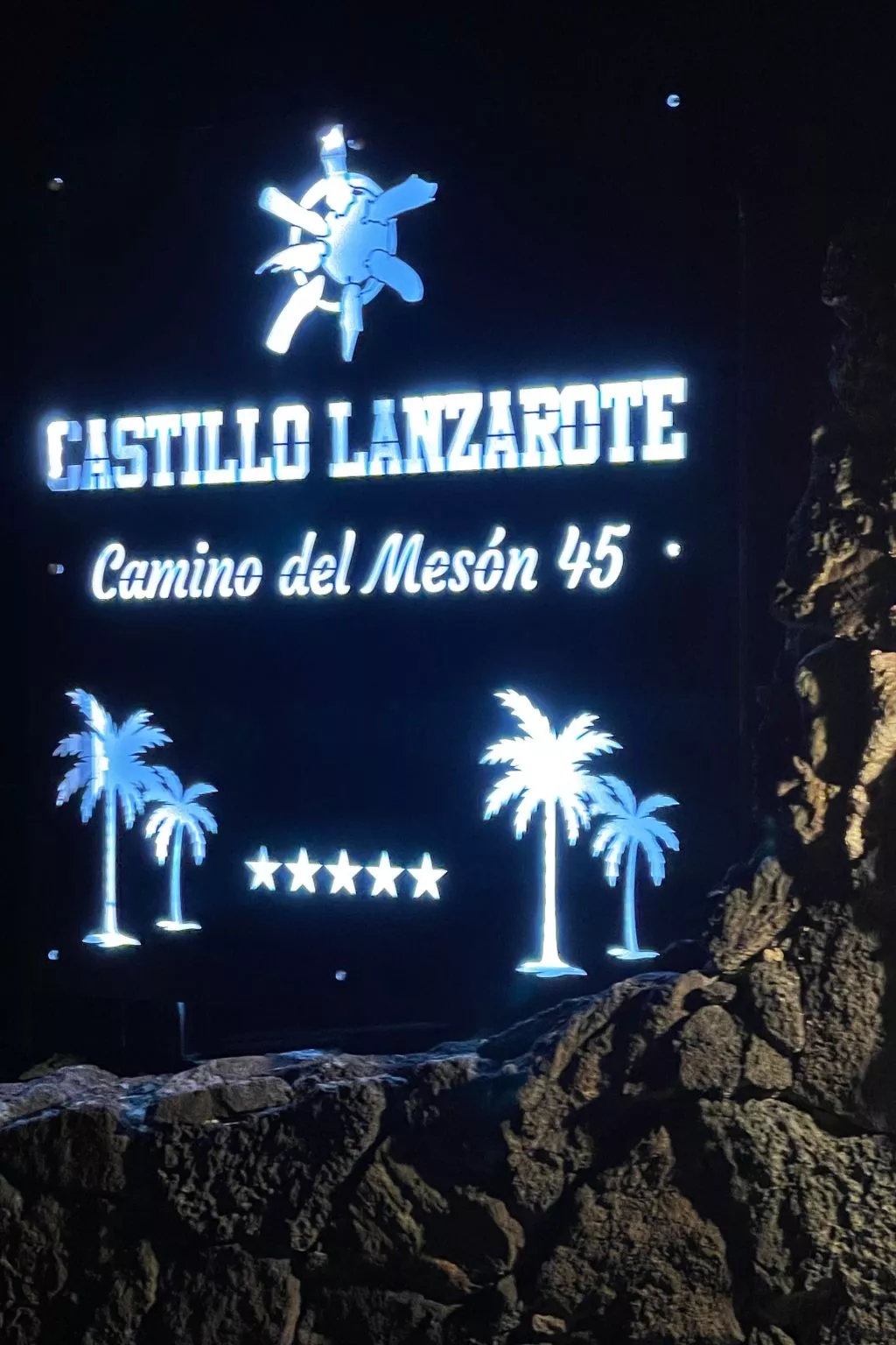 Castillo Bailey-Buiten