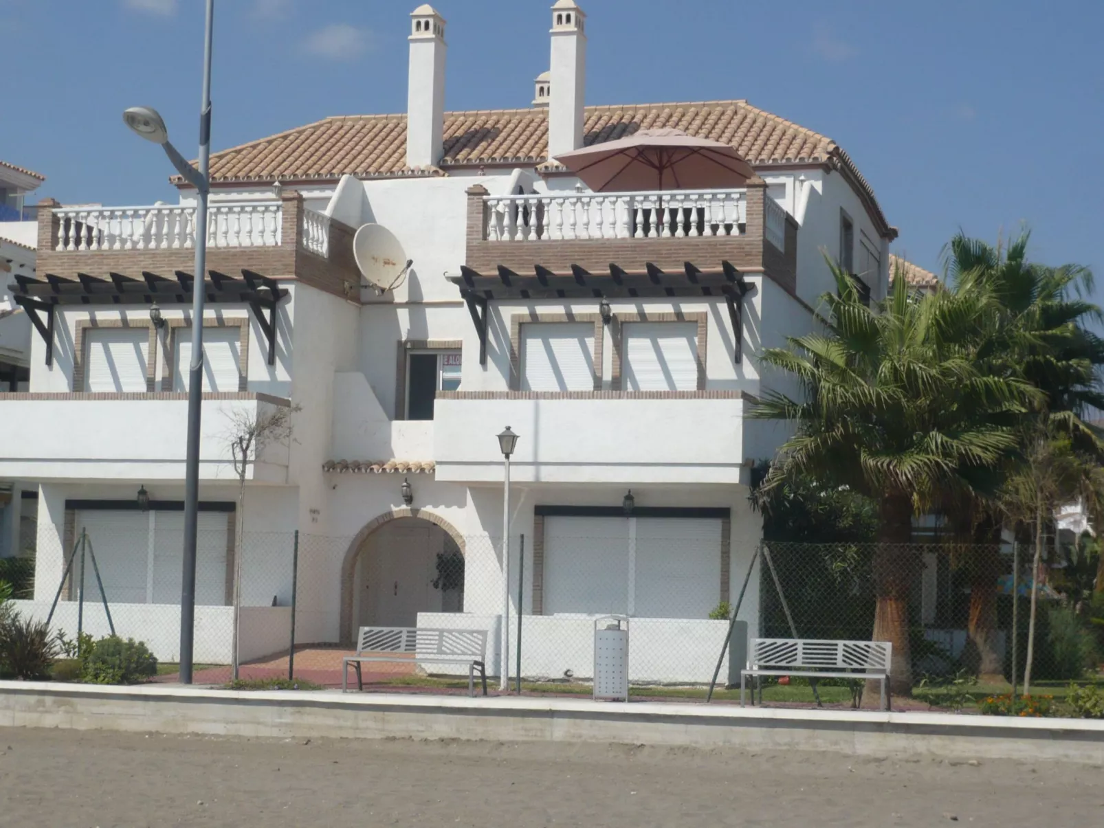 Mit Blick auf das Wasser-Buiten