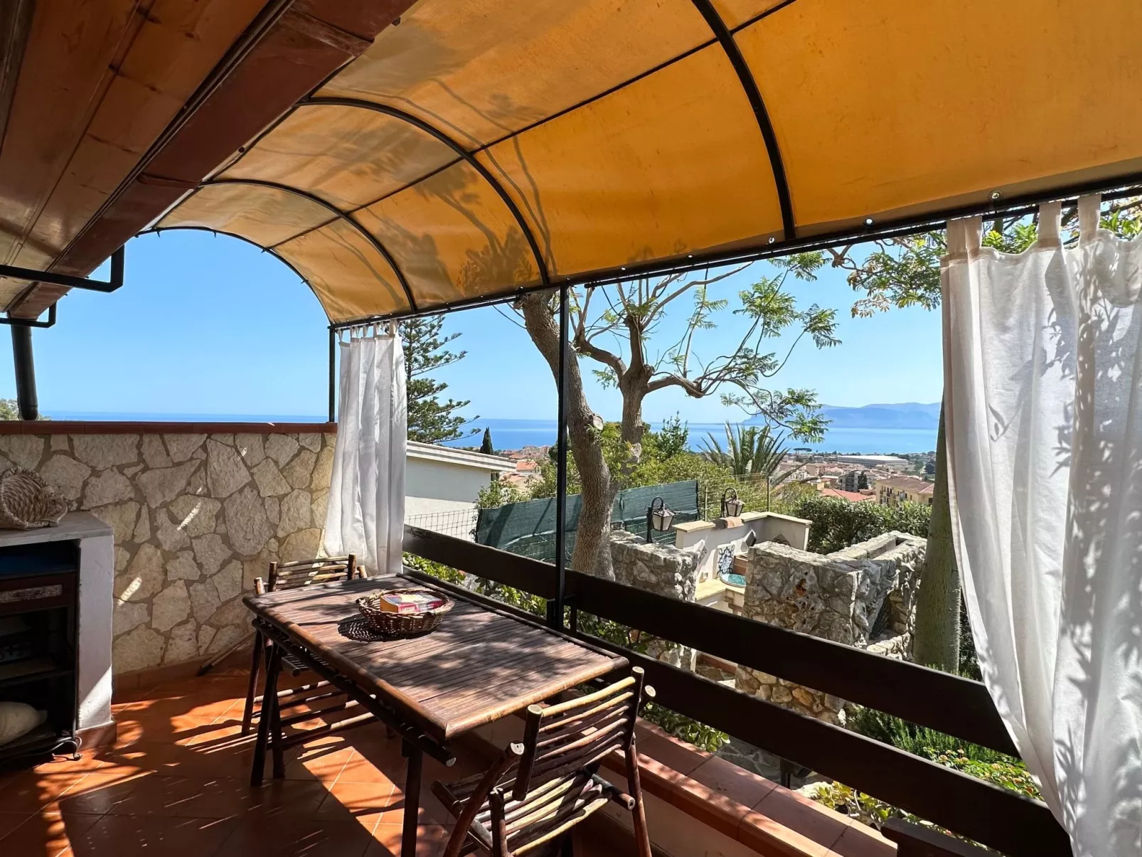 Studio-Wohnung "P Melograno" mit Pool-Buiten