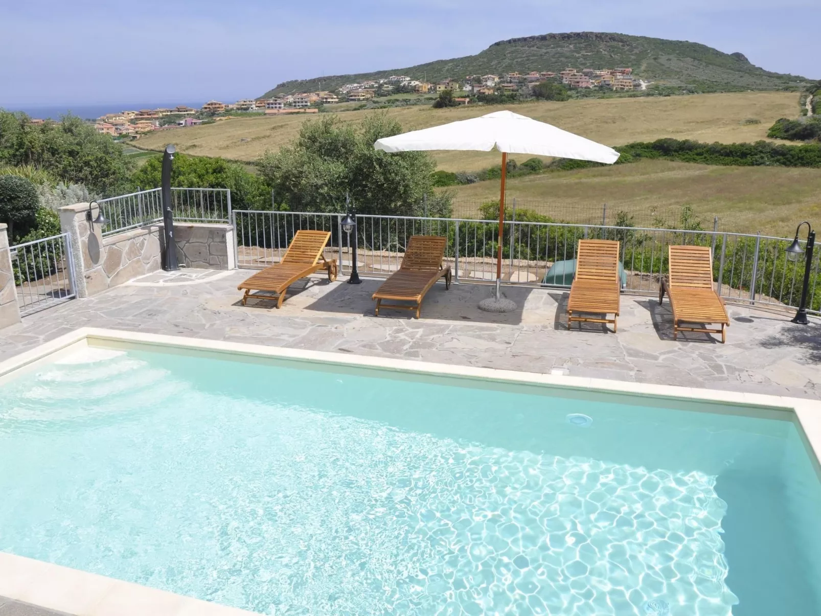 Lubagnu Vacanze- Zwei-Zimmer-Wohnung D-Buiten