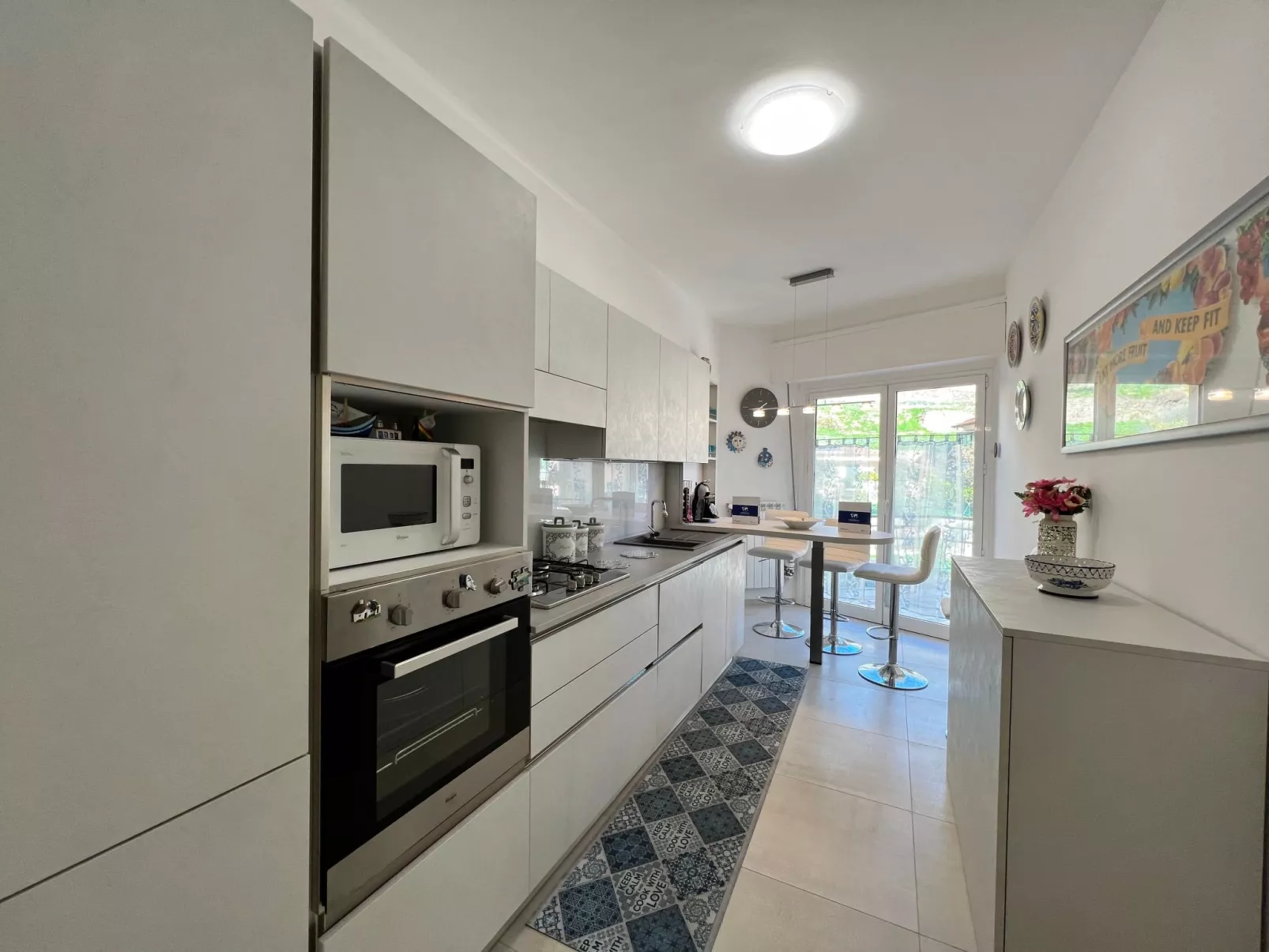 Für 4 Personen ca. 80 m&sup2; in Sanremo, Norditalien (Ligurien)-Image-tags.info