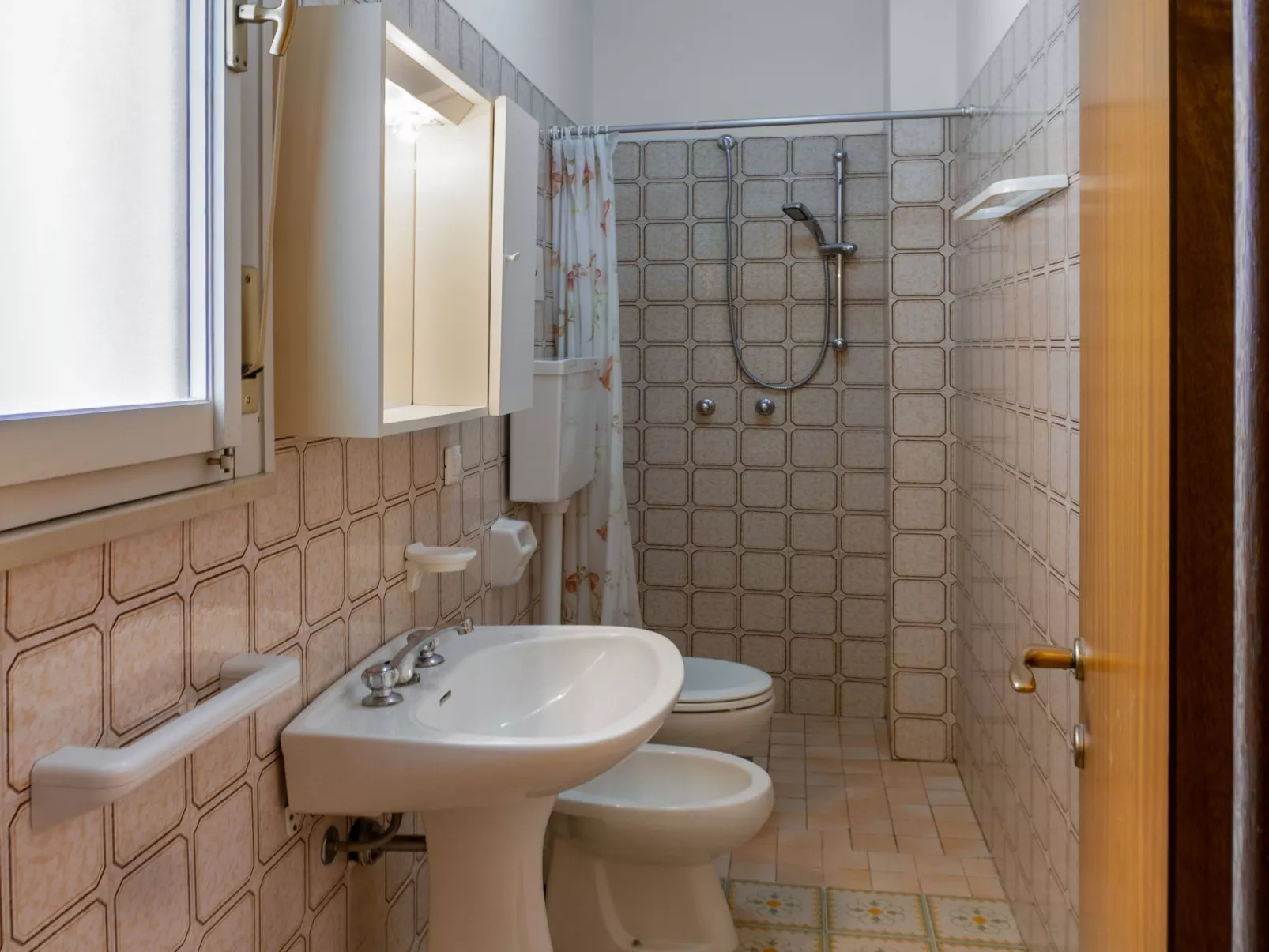 "Ollimpia 82" - Binnen